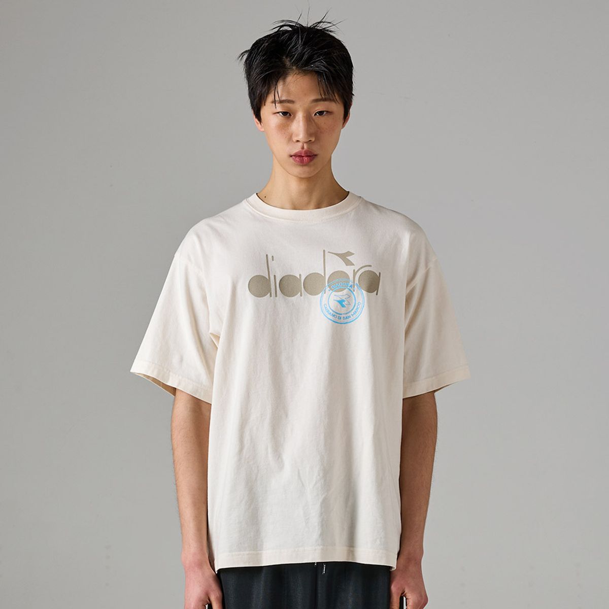 디아도라(diadora) 컴피 반팔티셔츠 IVORY