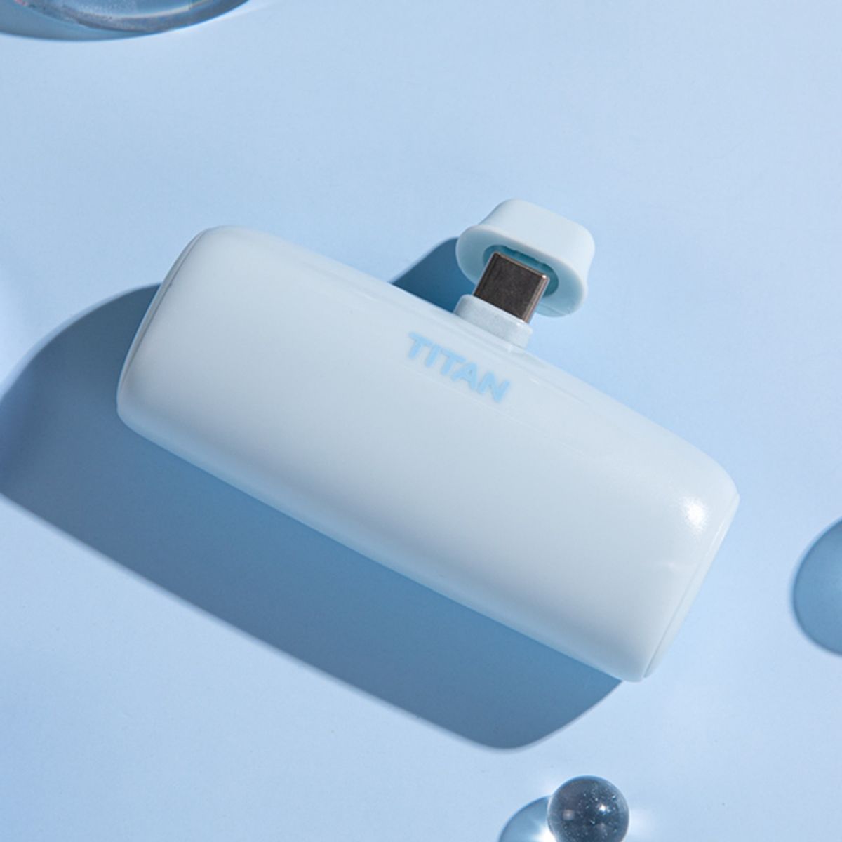 타이탄(TITAN) 일체형 도킹형 미니보조배터리 5000mAh C타입 8핀