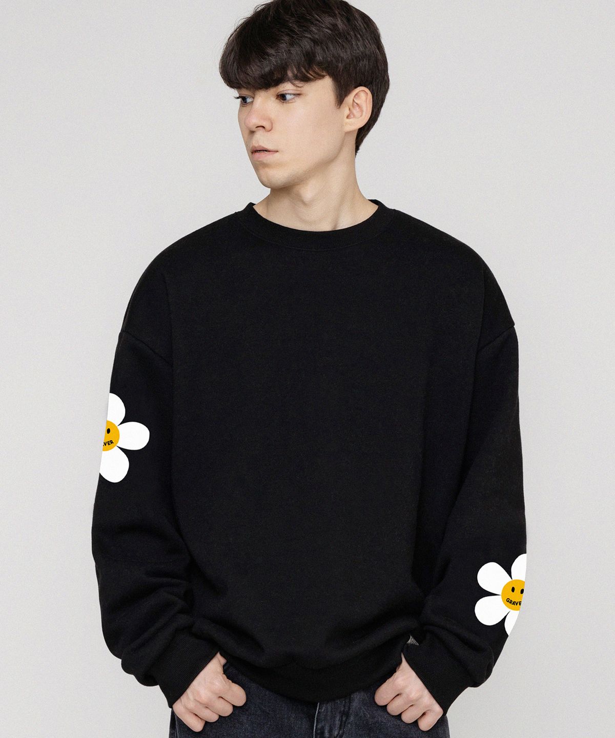 그레이버(GRAVER) [UNISEX]멀티 플라워 도트 스마일 맨투맨_블랙