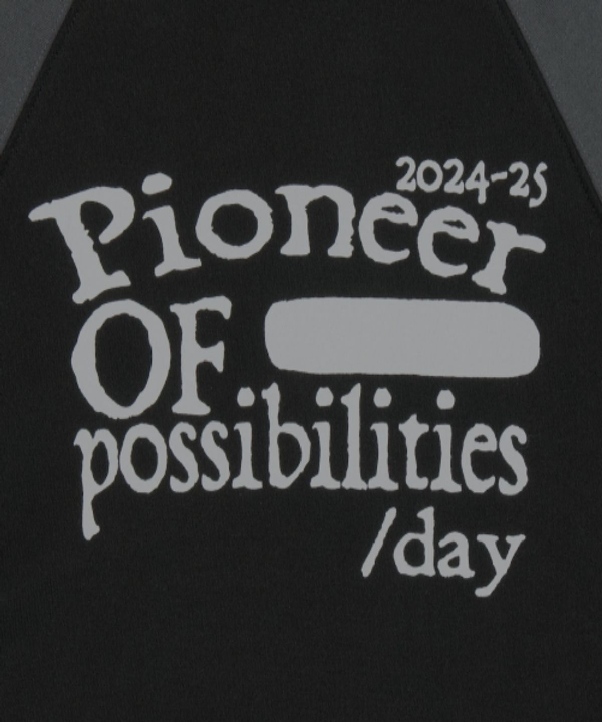 더콜디스트모먼트(THE COLDEST MOMENT) TCM pioneer raglan hoodie (black/charcoal)