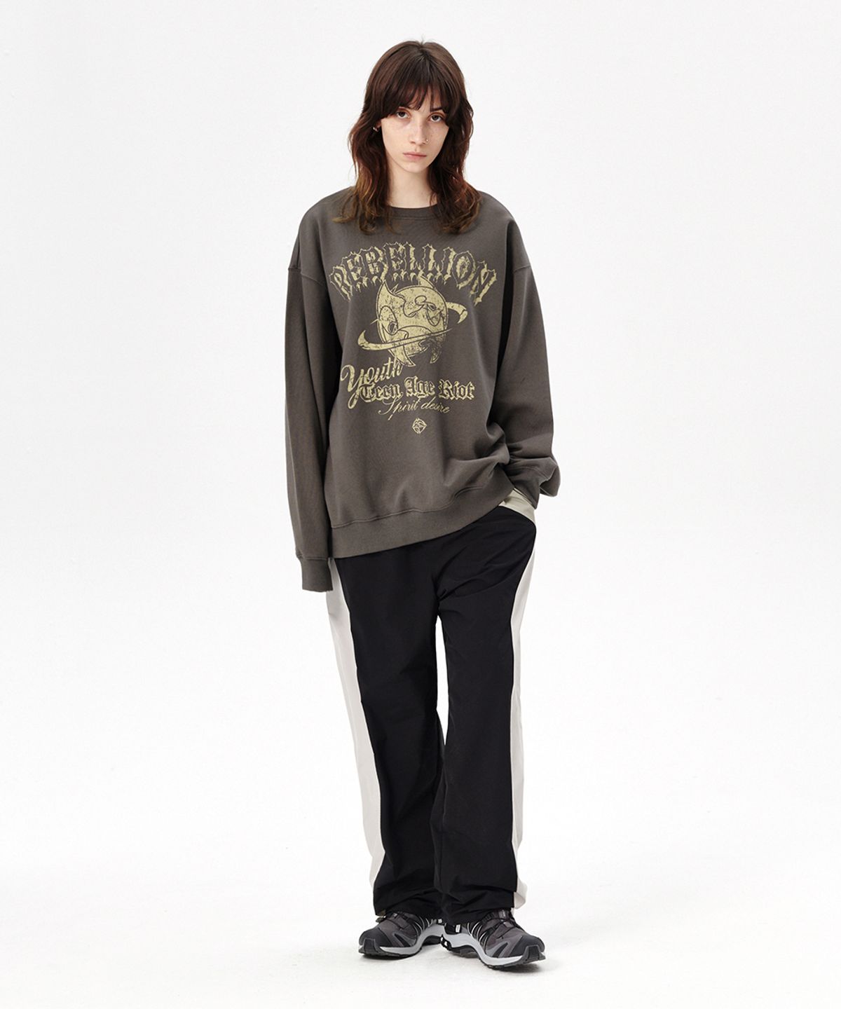 마하그리드(MAHAGRID) REBEL SWEATSHIRT KHAKI(MG2ESMM451A)