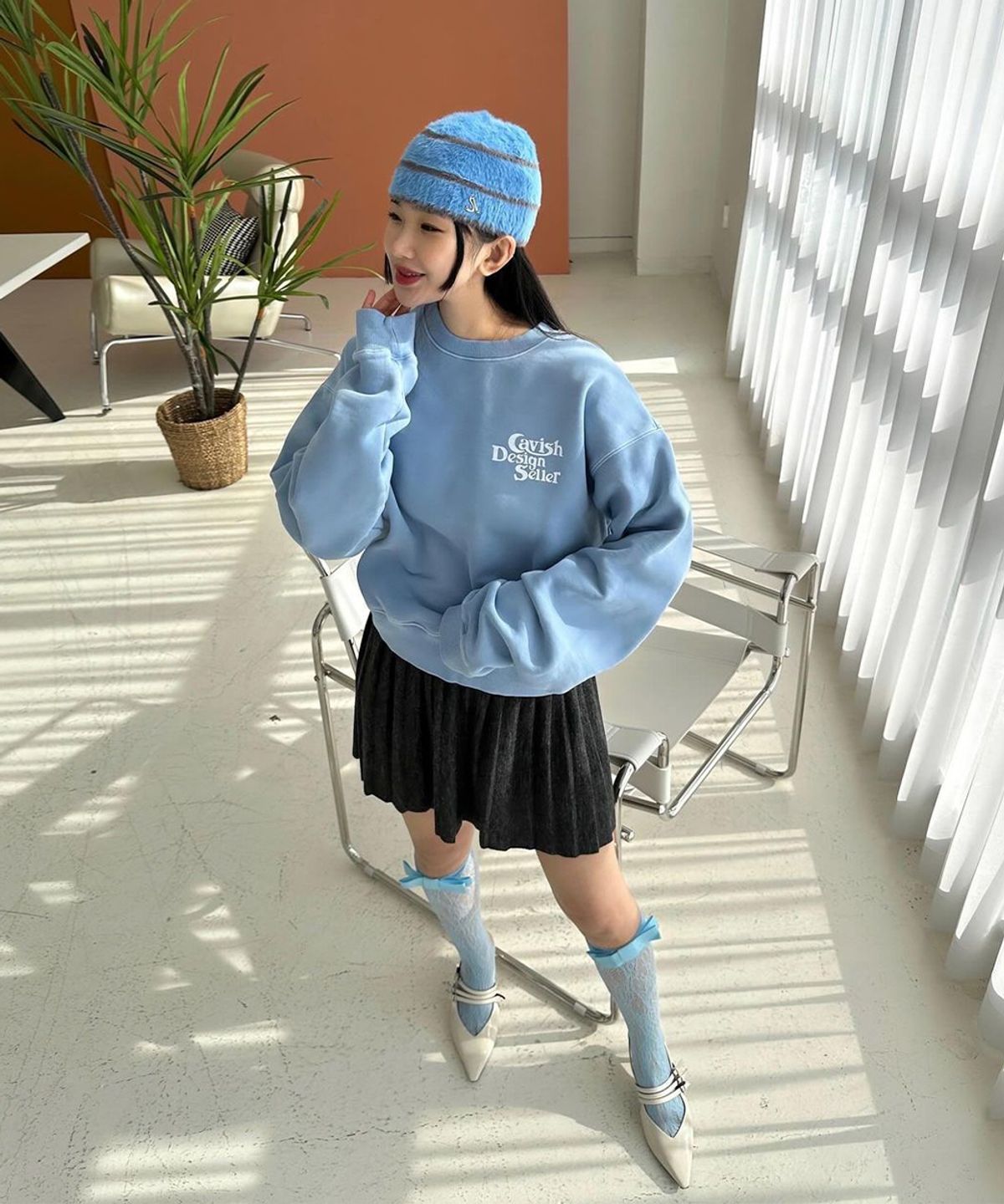 카비시(CAVISH) W PIGMENT SELLER LOGO SWEATSHIRT BLUE(CV2ESFM444A)