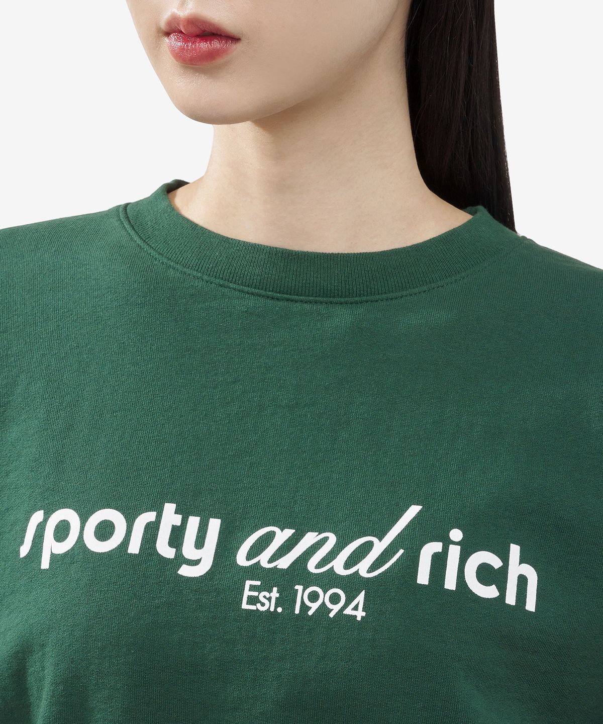 스포티앤리치(SPORTY&RICH) 로고 프린트 크롭 맨투맨 - 포레스트 그린 / CRAW2371FO