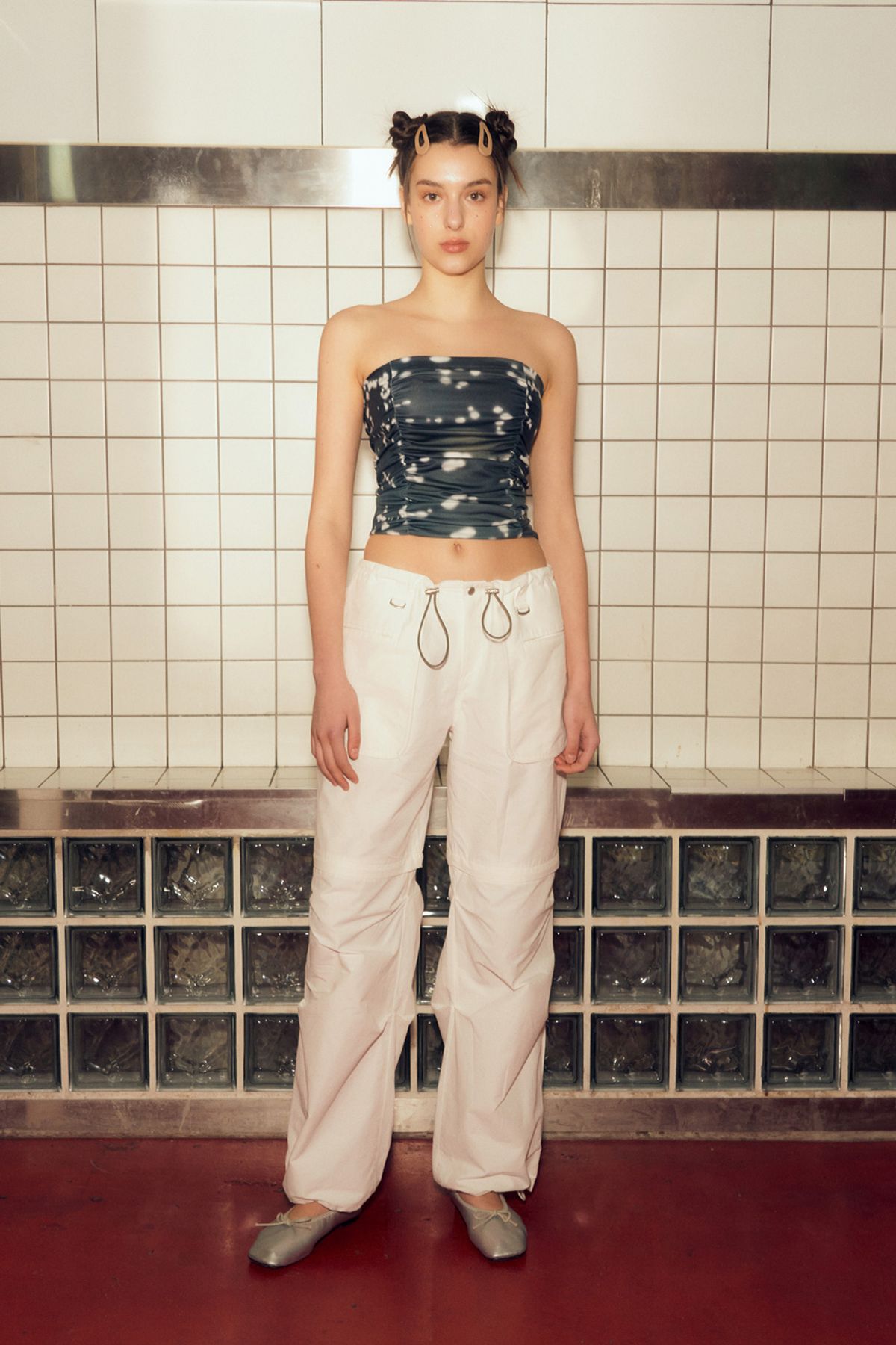 애프터아워즈(AFTERHOURS) PRINTED SHIRRING TUBE TOP (DEEP GREEN)