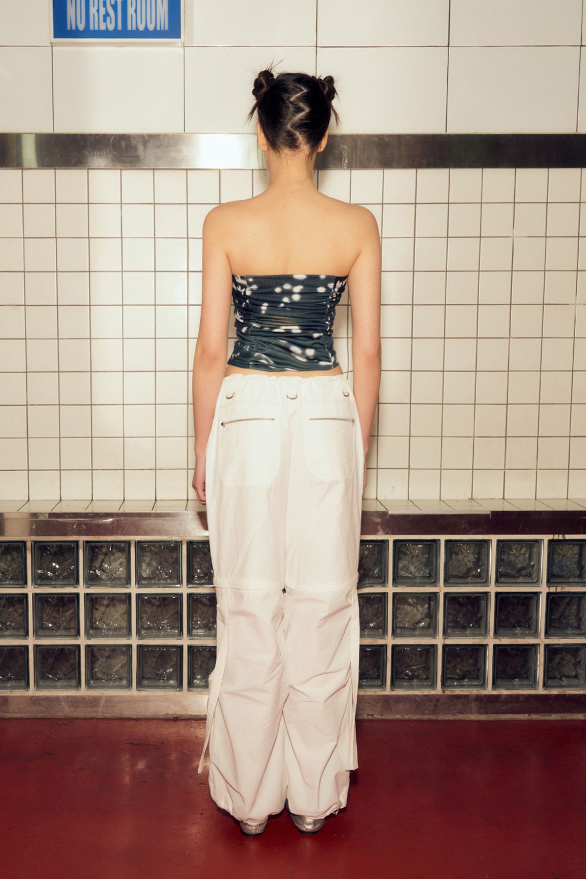 애프터아워즈(AFTERHOURS) PRINTED SHIRRING TUBE TOP (DEEP GREEN)
