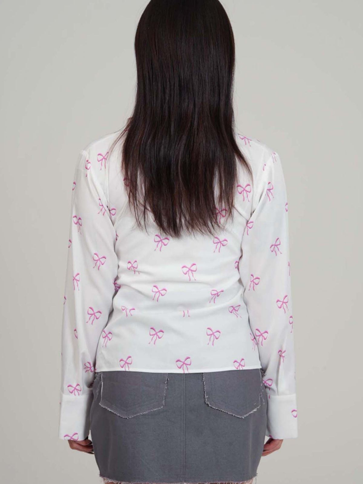 딜레탕티즘(DILETTANTISME) 리본 아일렛 셔츠 화이트