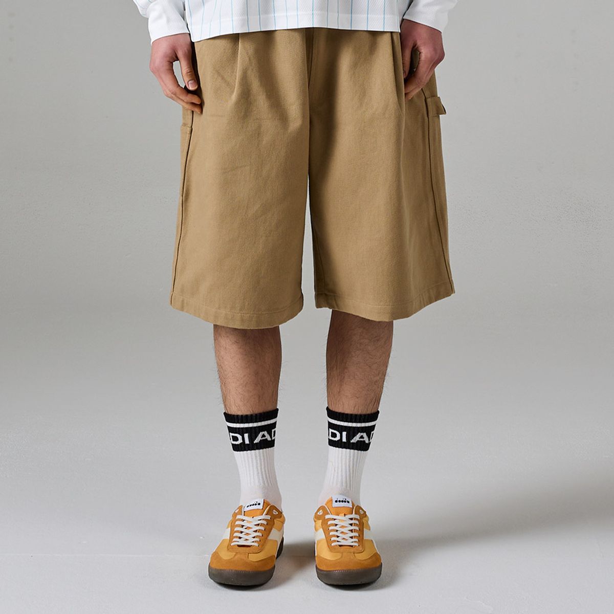 디아도라(diadora) 판타지스타 카펜터 7부 팬츠 DARK BEIGE