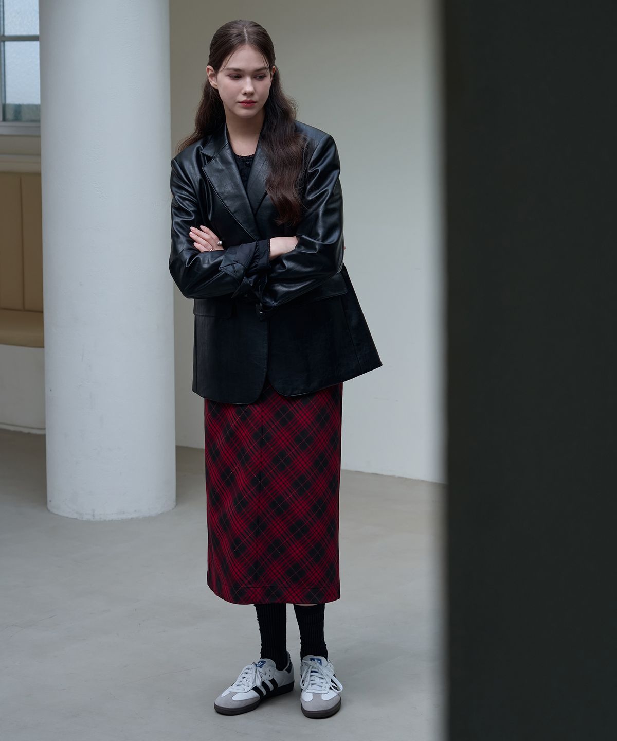 드로우핏 우먼(DRAWFIT WOMEN) 레더 오버핏 싱글 블레이저 [BLACK]