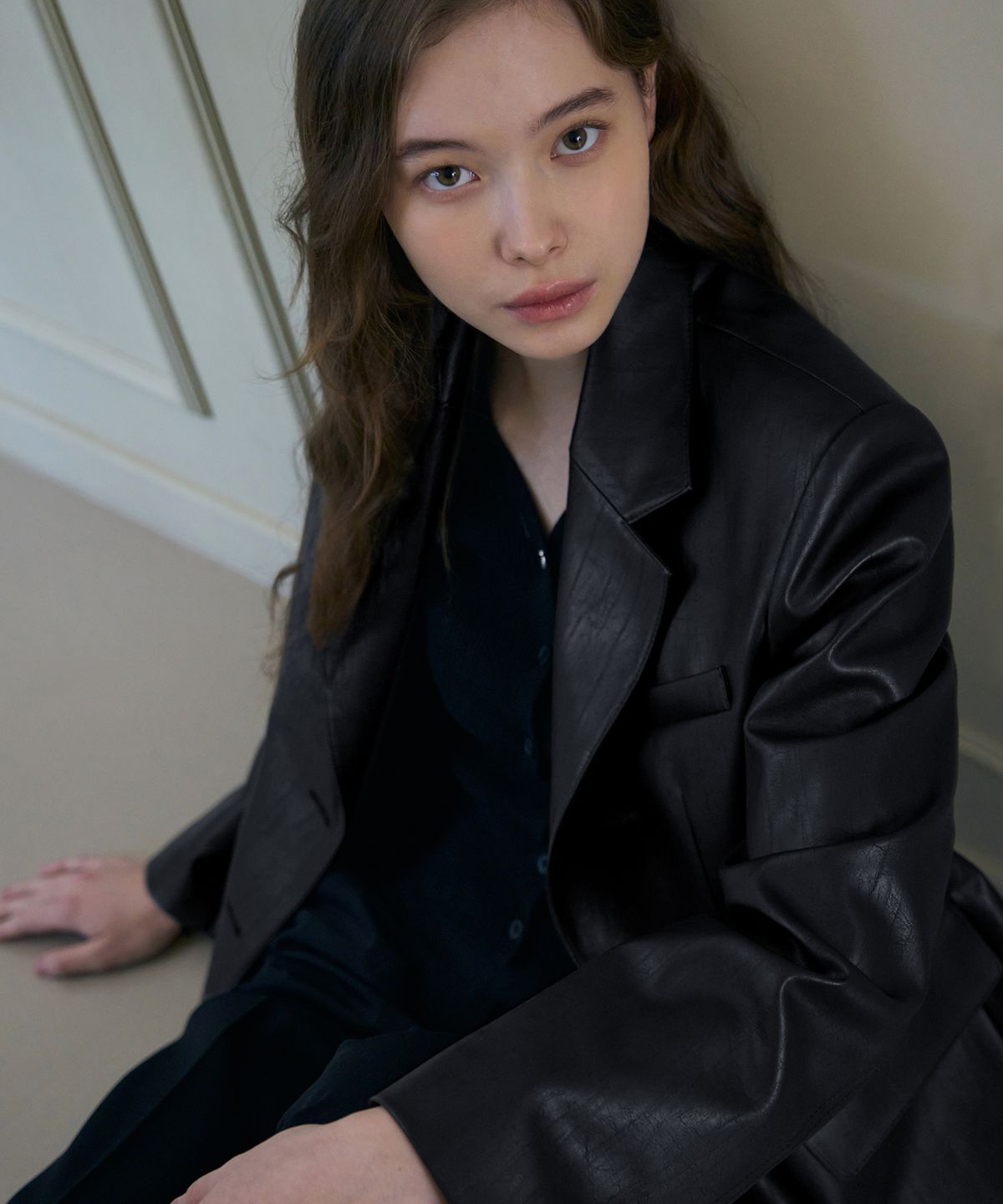 드로우핏 우먼(DRAWFIT WOMEN) 레더 오버핏 싱글 블레이저 [BLACK]