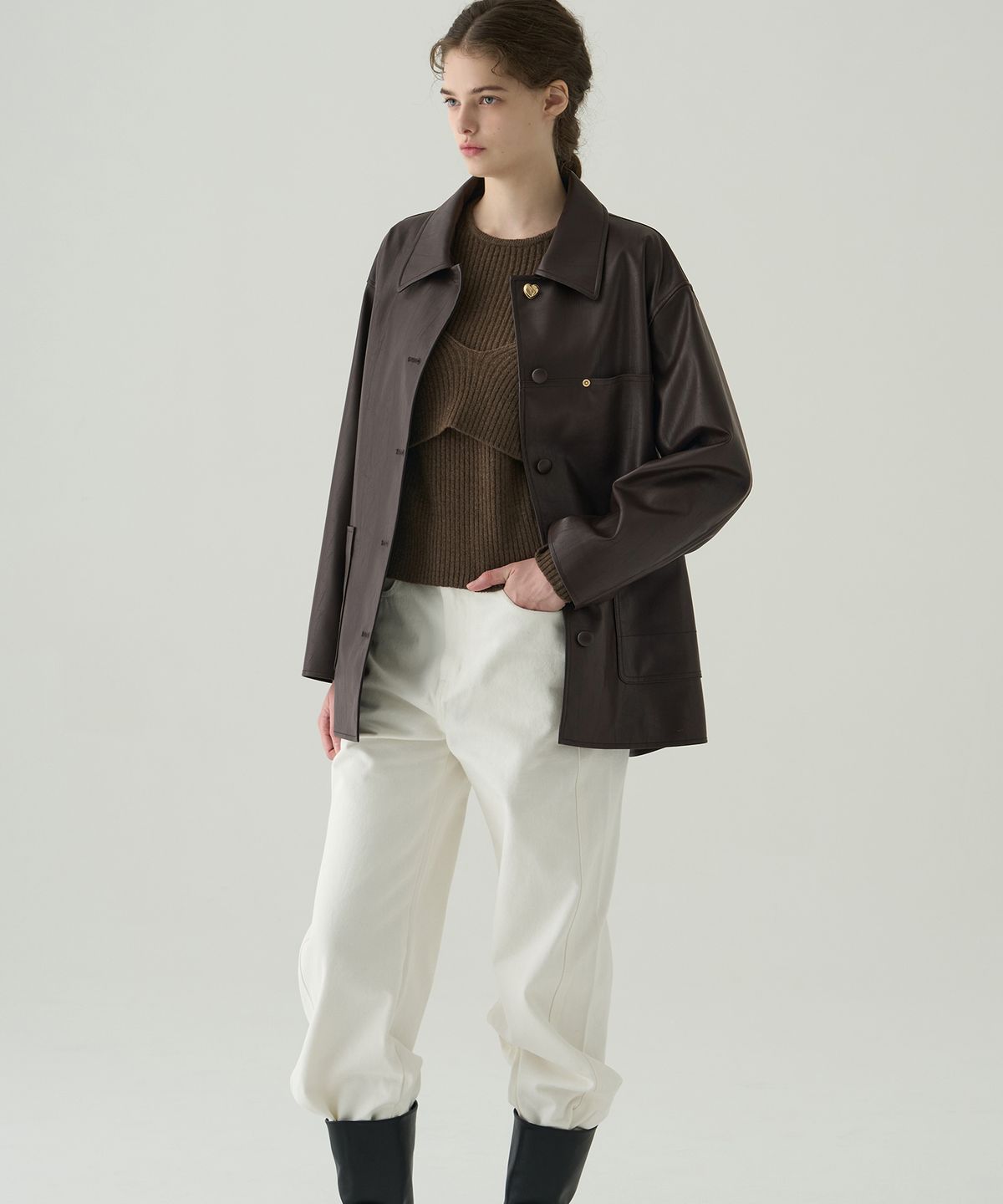 드로우핏 우먼(DRAWFIT WOMEN) 버튼 레더 하프 자켓 [BROWN]