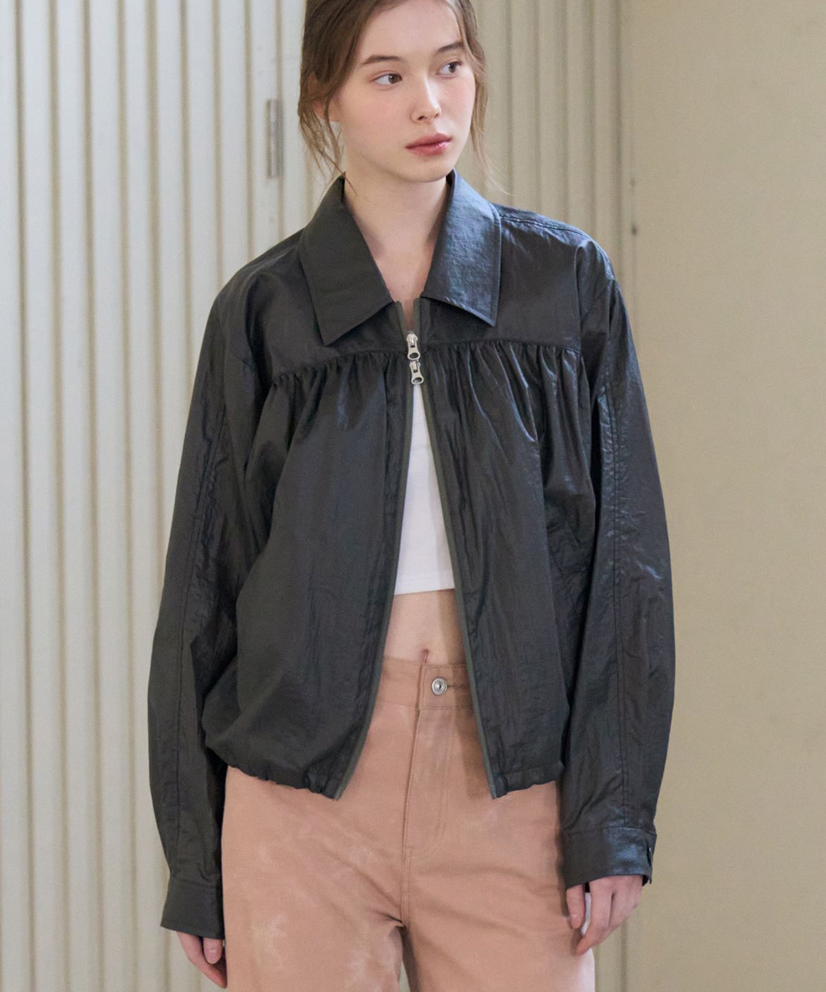 드로우핏 우먼(DRAWFIT WOMEN) 셔링 집업 윈드브레이커 [WHITE]