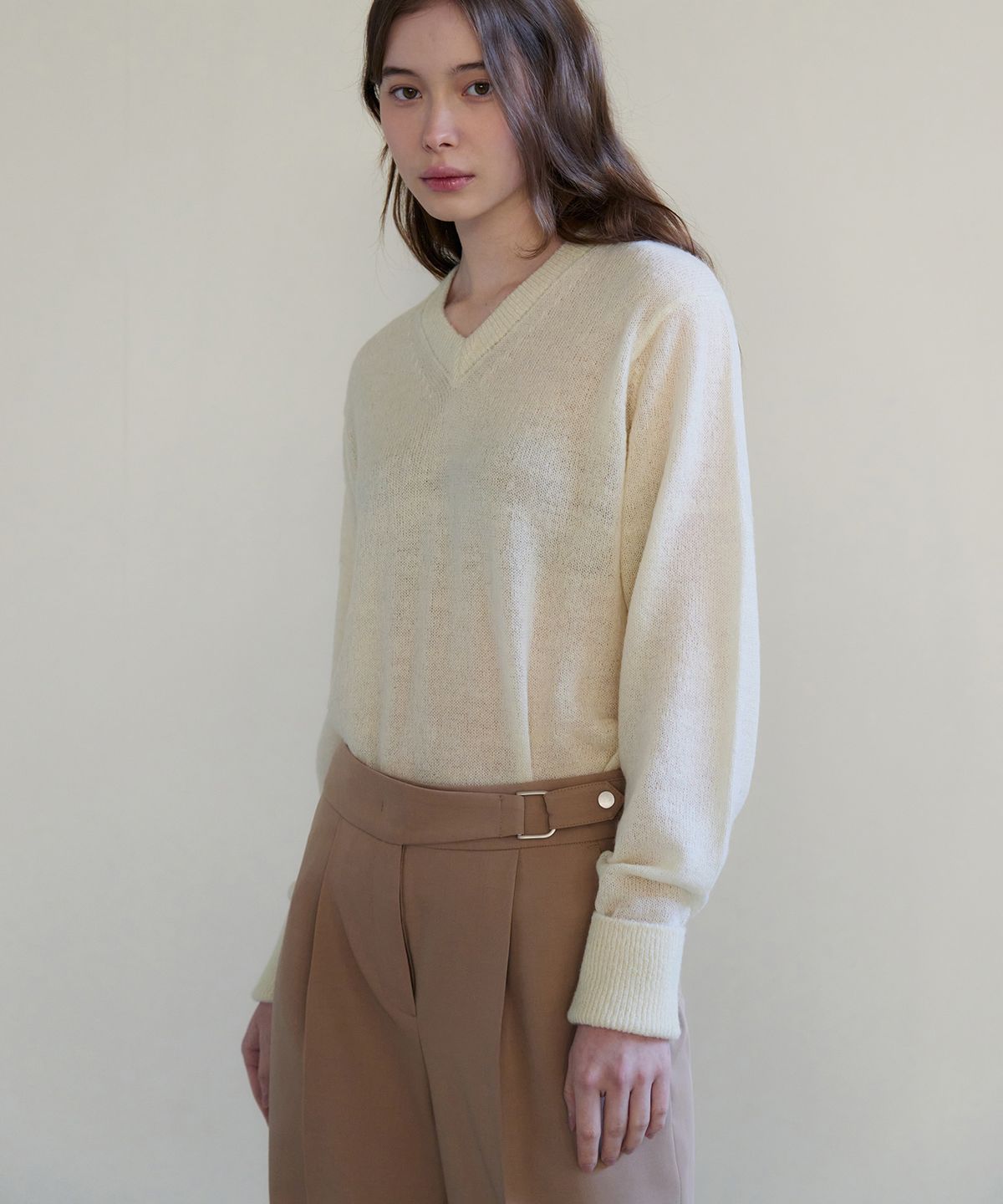 드로우핏 우먼(DRAWFIT WOMEN) 모헤어 브이넥 시어 니트 [CREAM]