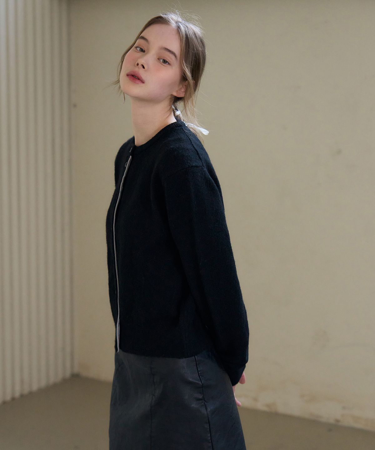 드로우핏 우먼(DRAWFIT WOMEN) 컬러 라인 울 가디건 [BLACK]