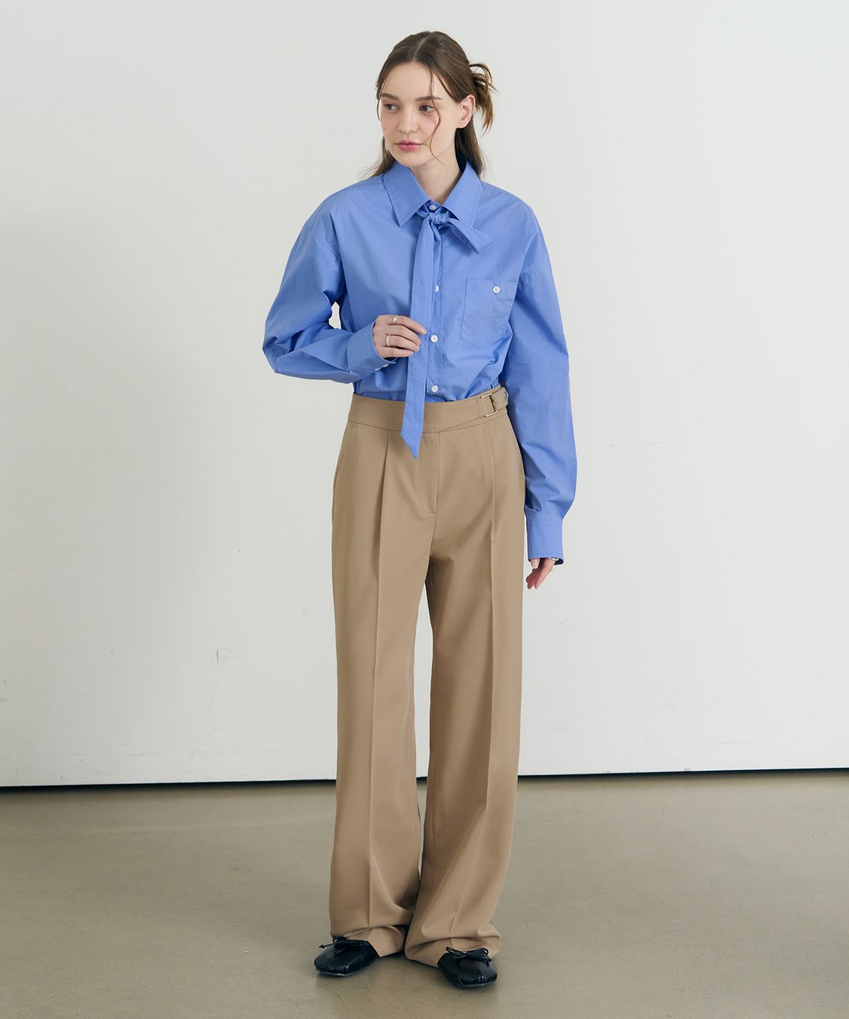 드로우핏 우먼(DRAWFIT WOMEN) 실켓 코튼 타이 셔츠 [BLUE]