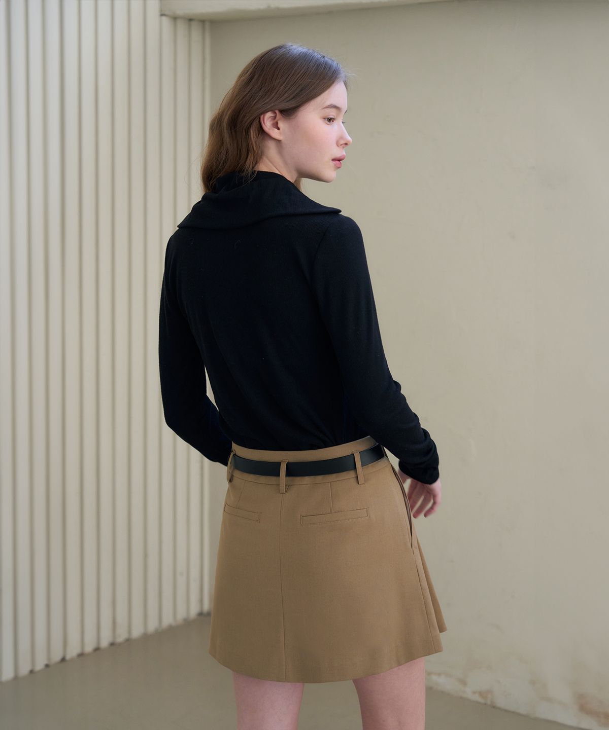 드로우핏 우먼(DRAWFIT WOMEN) 스티치 플리츠 미니 스커트 [BEIGE]