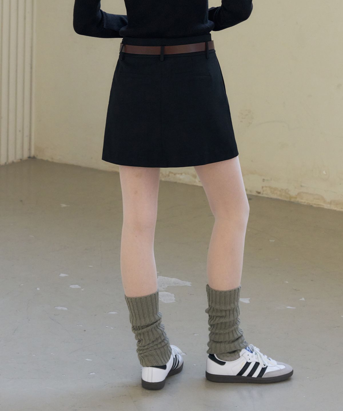 드로우핏 우먼(DRAWFIT WOMEN) 스티치 플리츠 미니 스커트 [BEIGE]