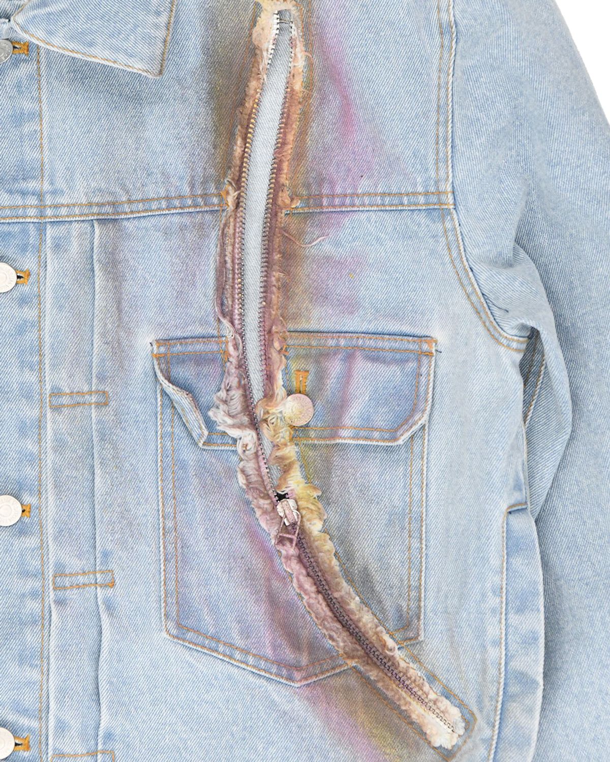 더뮤지엄비지터(THEMUSEUMVISITOR) SPRAYED CURVED ZIPPER DENIM JACKET (DENIM)