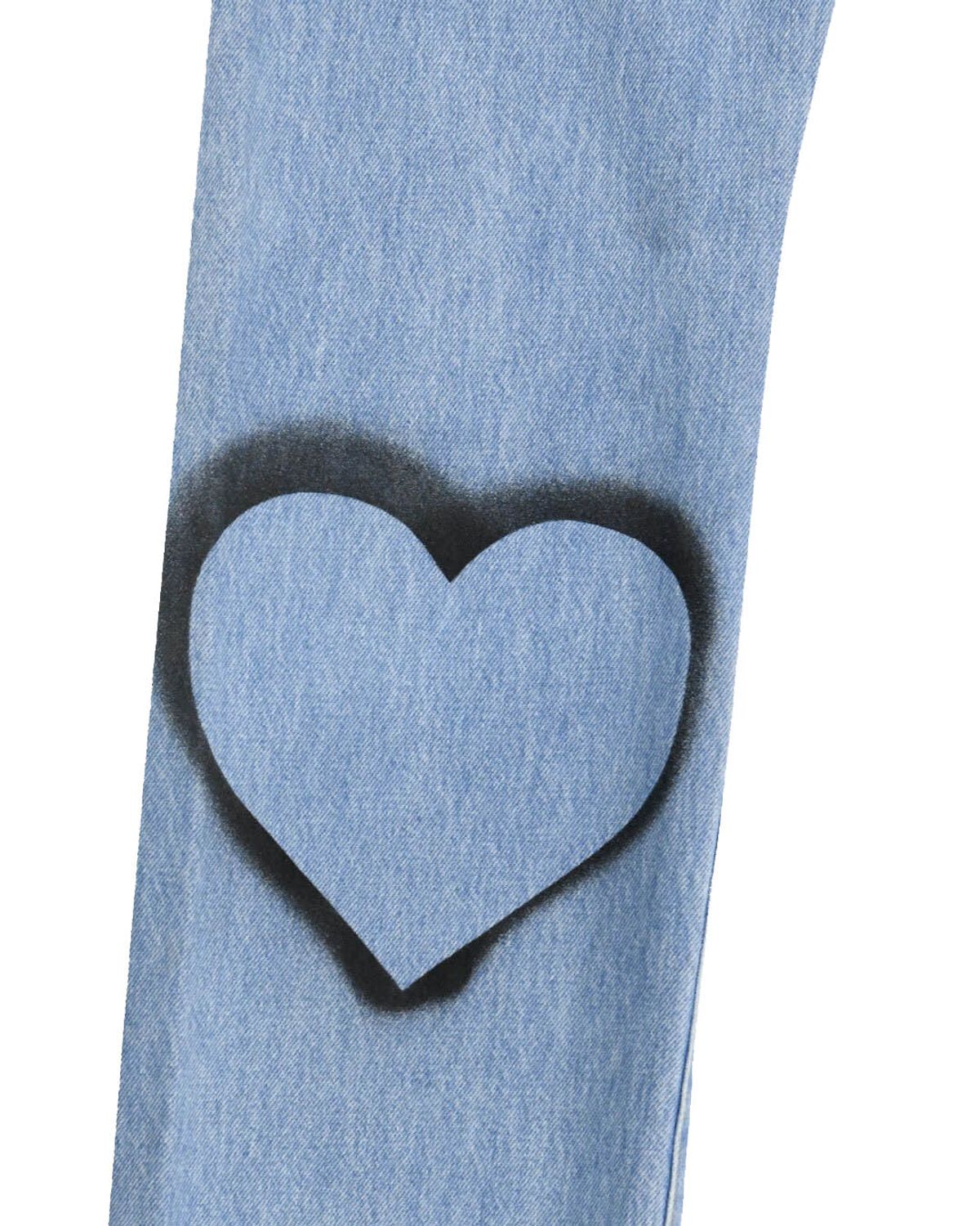 더뮤지엄비지터(THEMUSEUMVISITOR) LEATHER PATCH SPRAYED DENIM PANTS (DENIM)