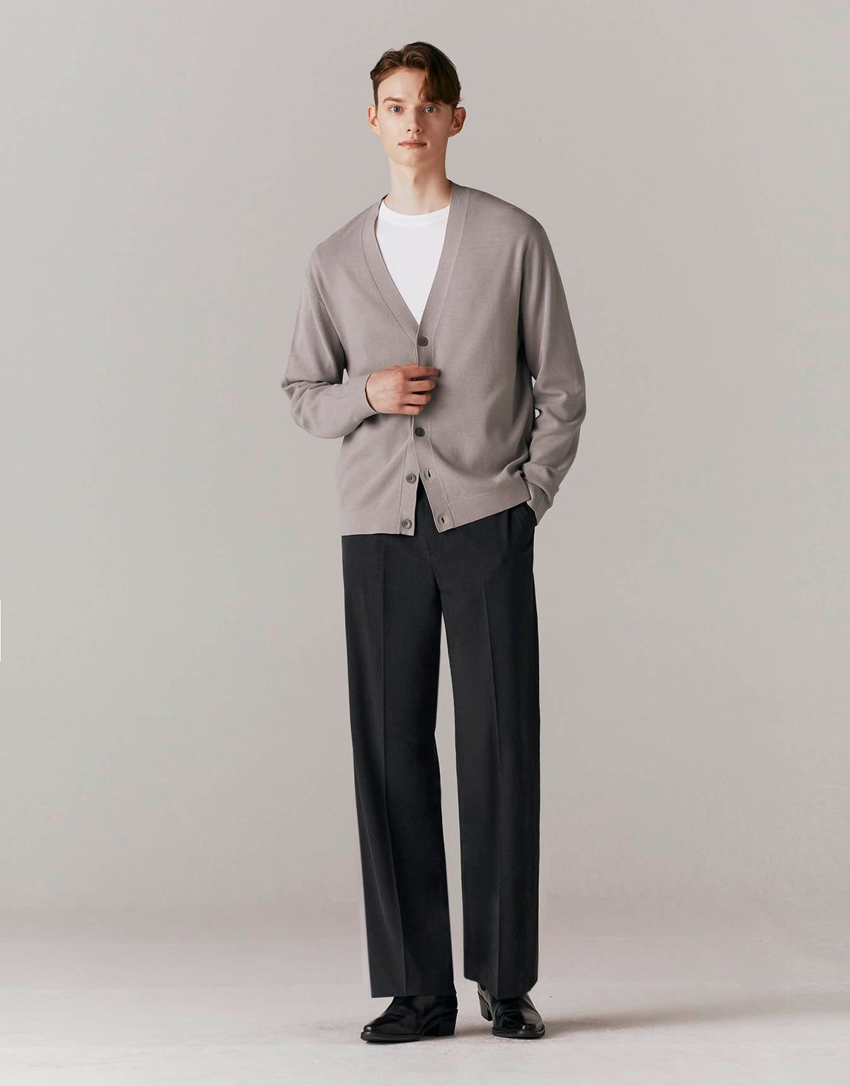 컨셉원(CONCEPTS1ONE) 12GG 하프밀란 브이넥 가디건 10054503/054503