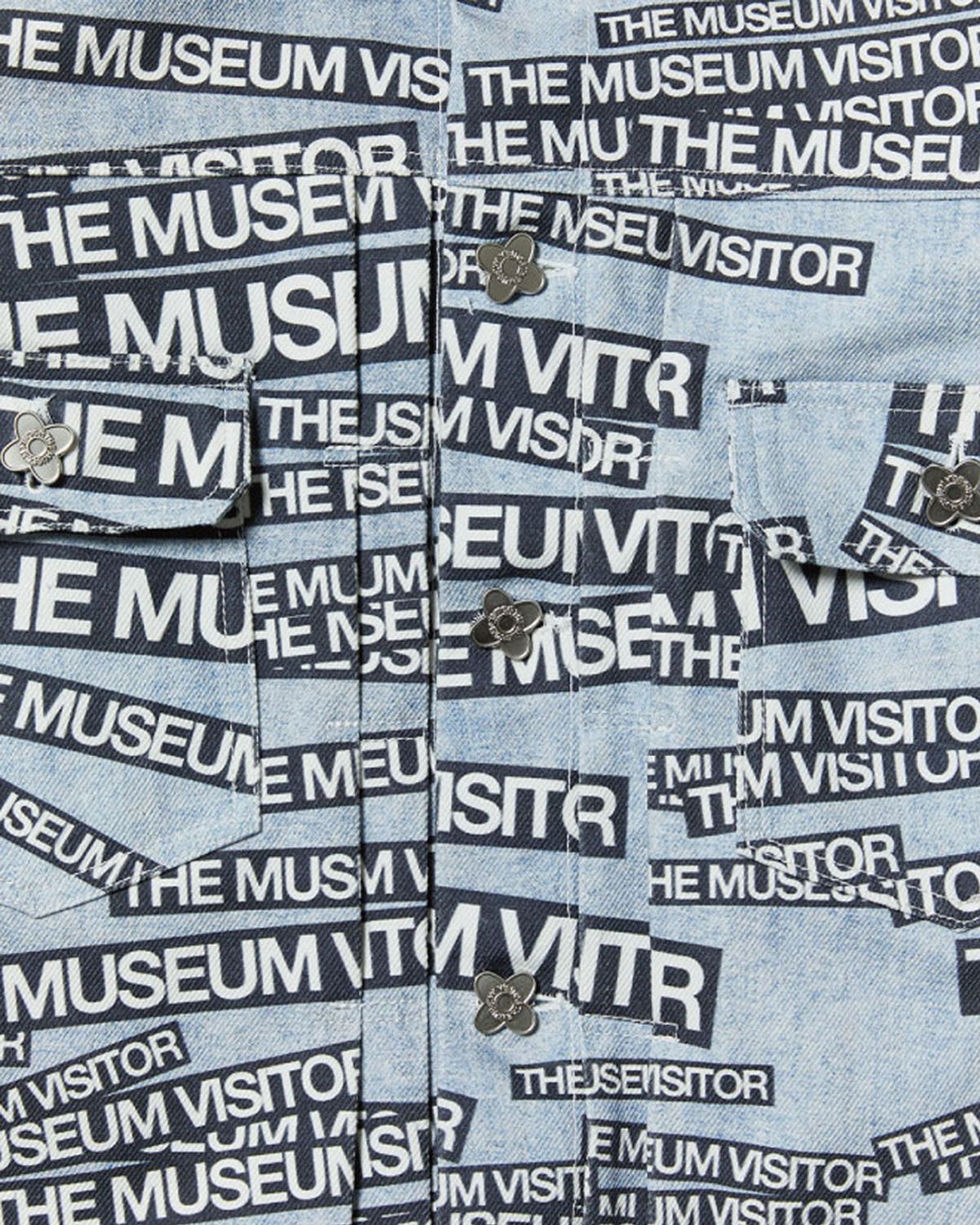 더뮤지엄비지터(THEMUSEUMVISITOR) THE MUSEUM VISITOR LOGO PRINTED TRUCKER JACKET (SKY BLUE)