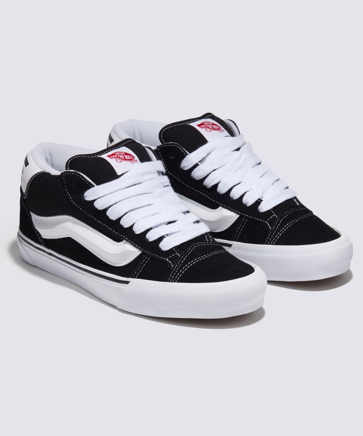 반스(VANS) 뉴 미드 - 블랙:트루 화이트 / VN000CQ96BT1