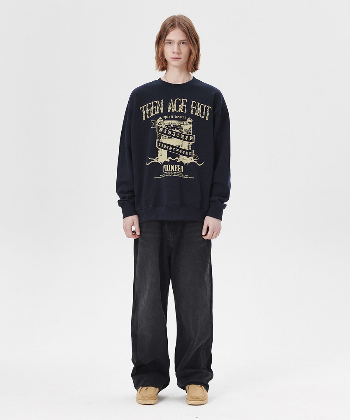 마하그리드(MAHAGRID) INDEPENDENCE SWEATSHIRT NAVY(MG2ESMM455A)