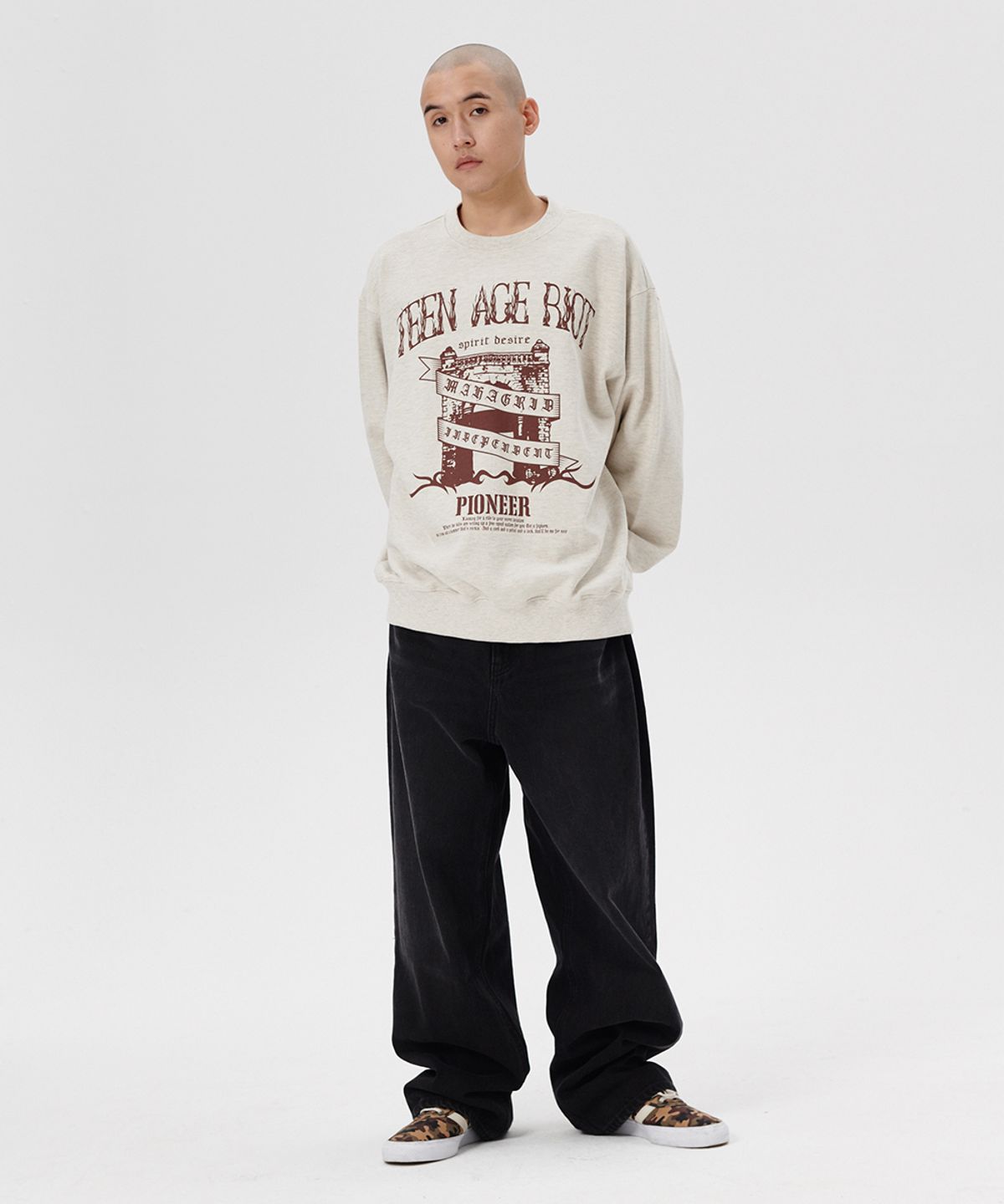 마하그리드(MAHAGRID) INDEPENDENCE SWEATSHIRT OATMEAL(MG2ESMM455A)