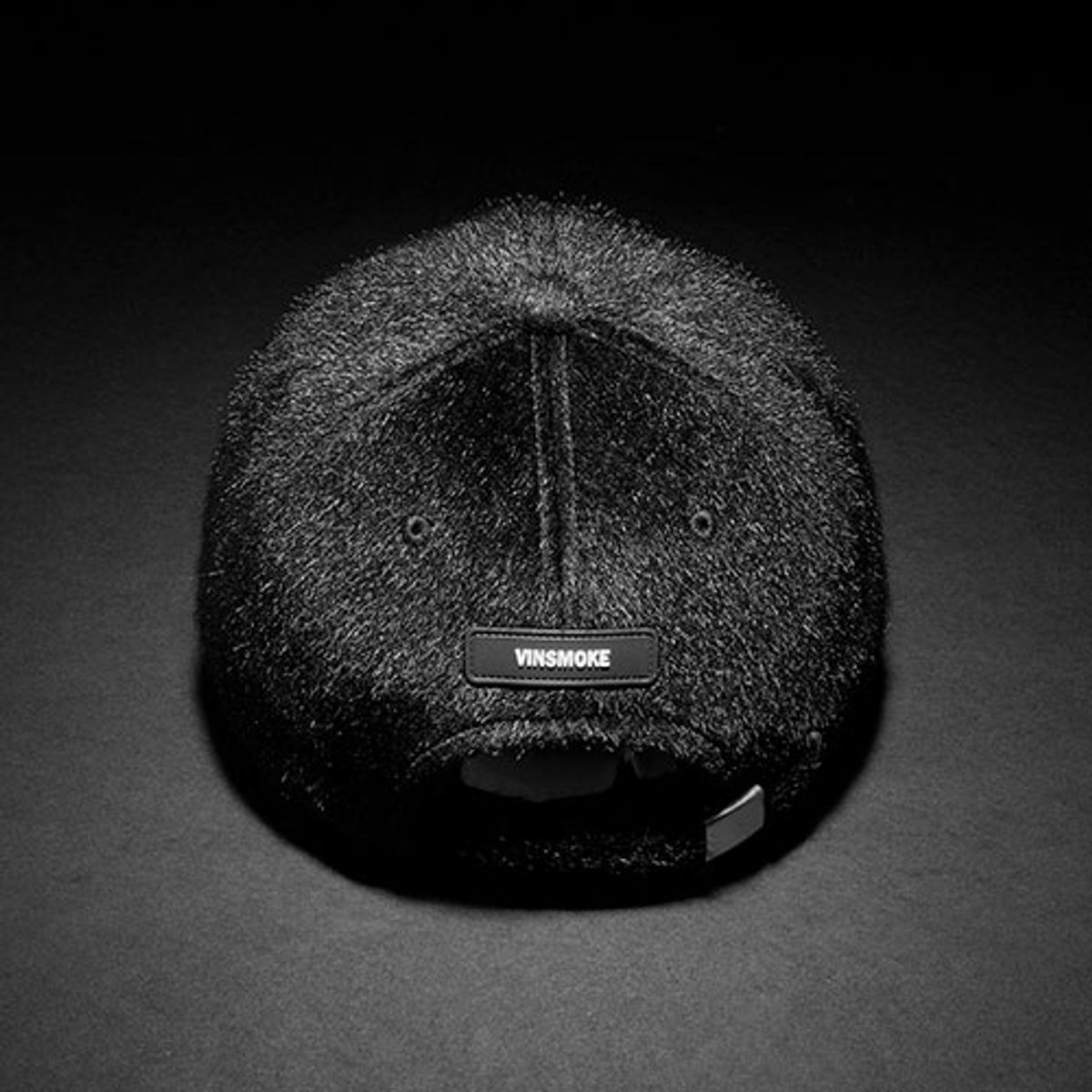 빈스모크(VINSMOKE) Silver Logo short Fur [BLACK] 볼캡 [SOFT FIT]