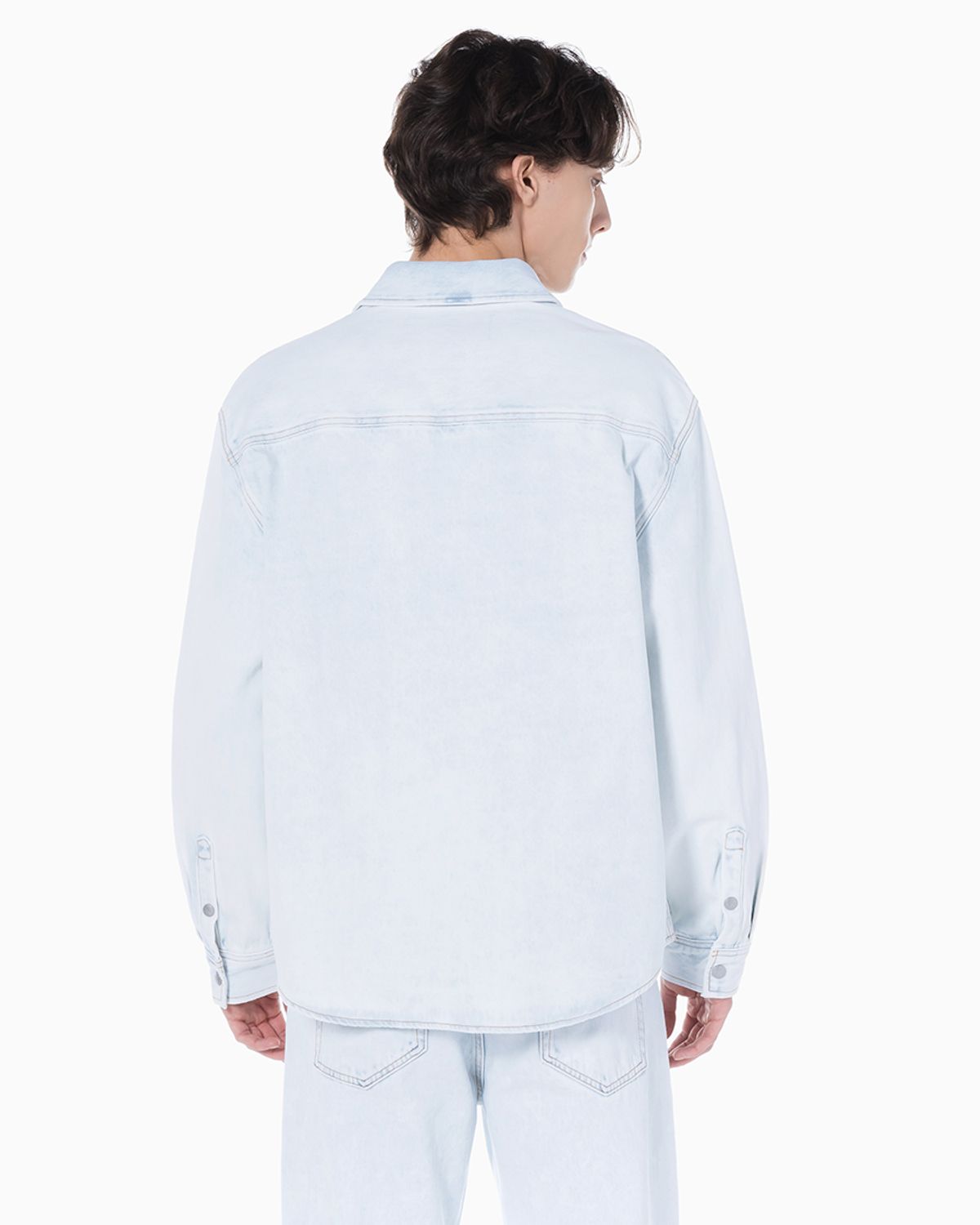 캘빈클라인 진(CALVIN KLEIN JEANS) 남 라이트블루 릴렉스핏 데님 셔츠 J325296 1AA