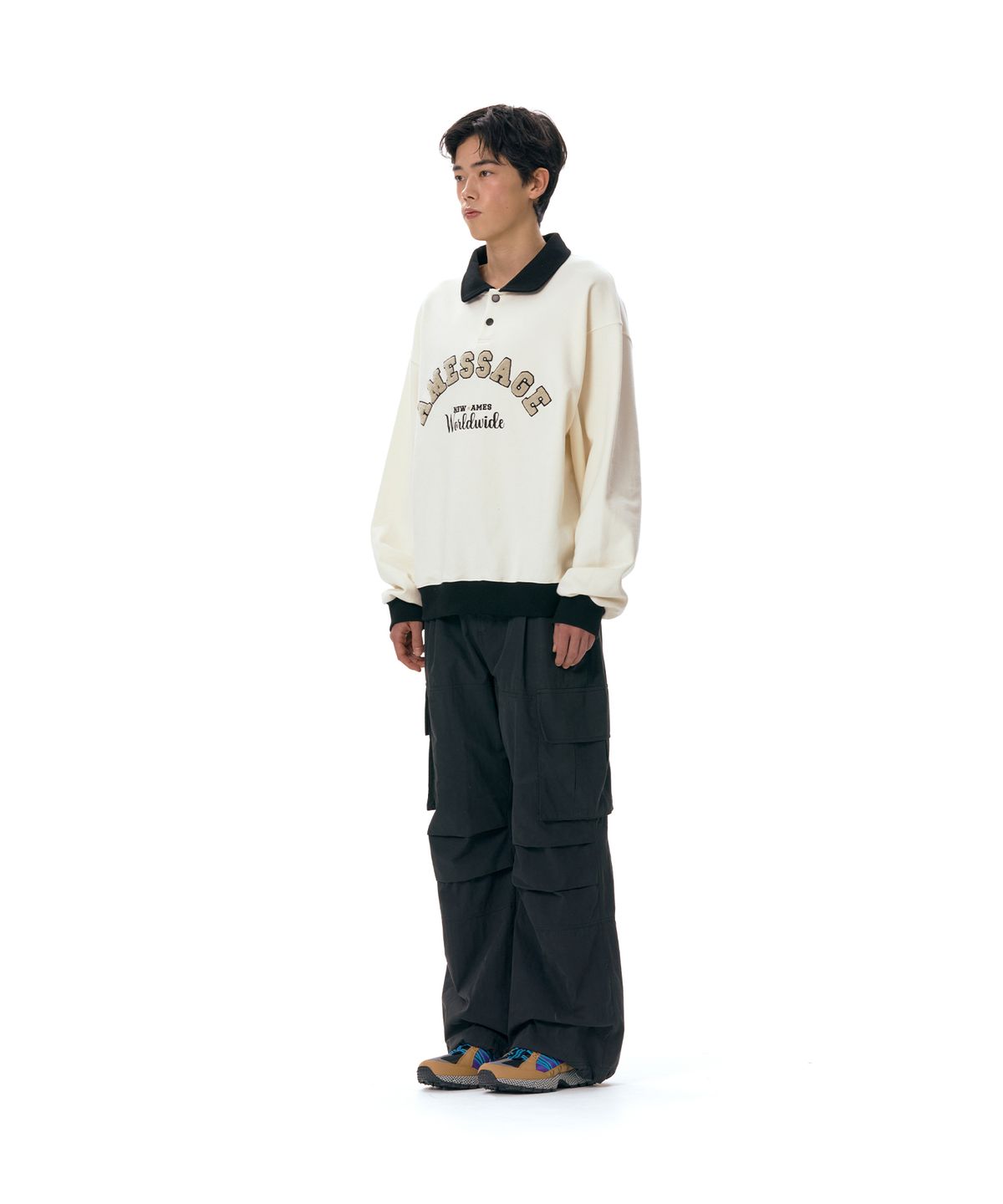 아메스 월드와이드(AMES-WORLDWIDE) TWOTONE COLLAR SWEATSHIRT CREAM (AM2ESUM440A)