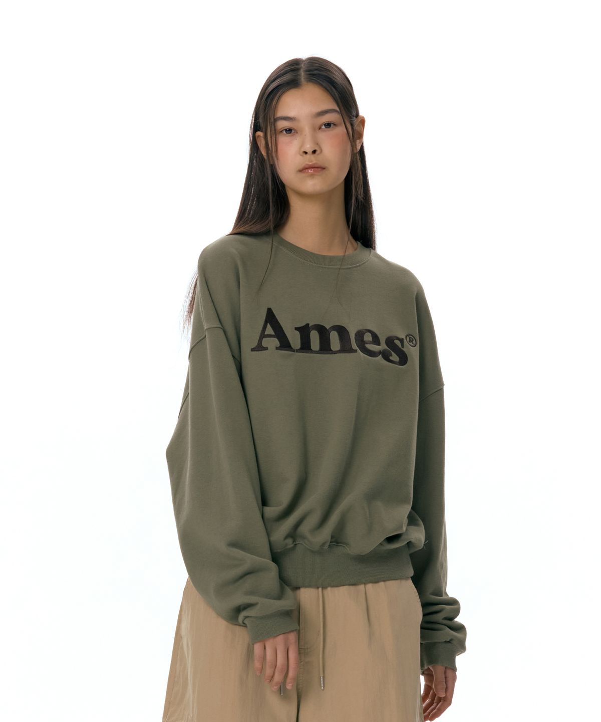 아메스 월드와이드(AMES-WORLDWIDE) BASIC LOGO SWEATSHIRT KHAKI