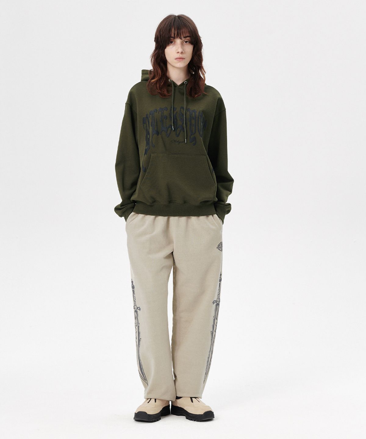 마하그리드(MAHAGRID) DAGGER PIGMENT SWEATPANT KHAKI(MG2ESMPA02A)