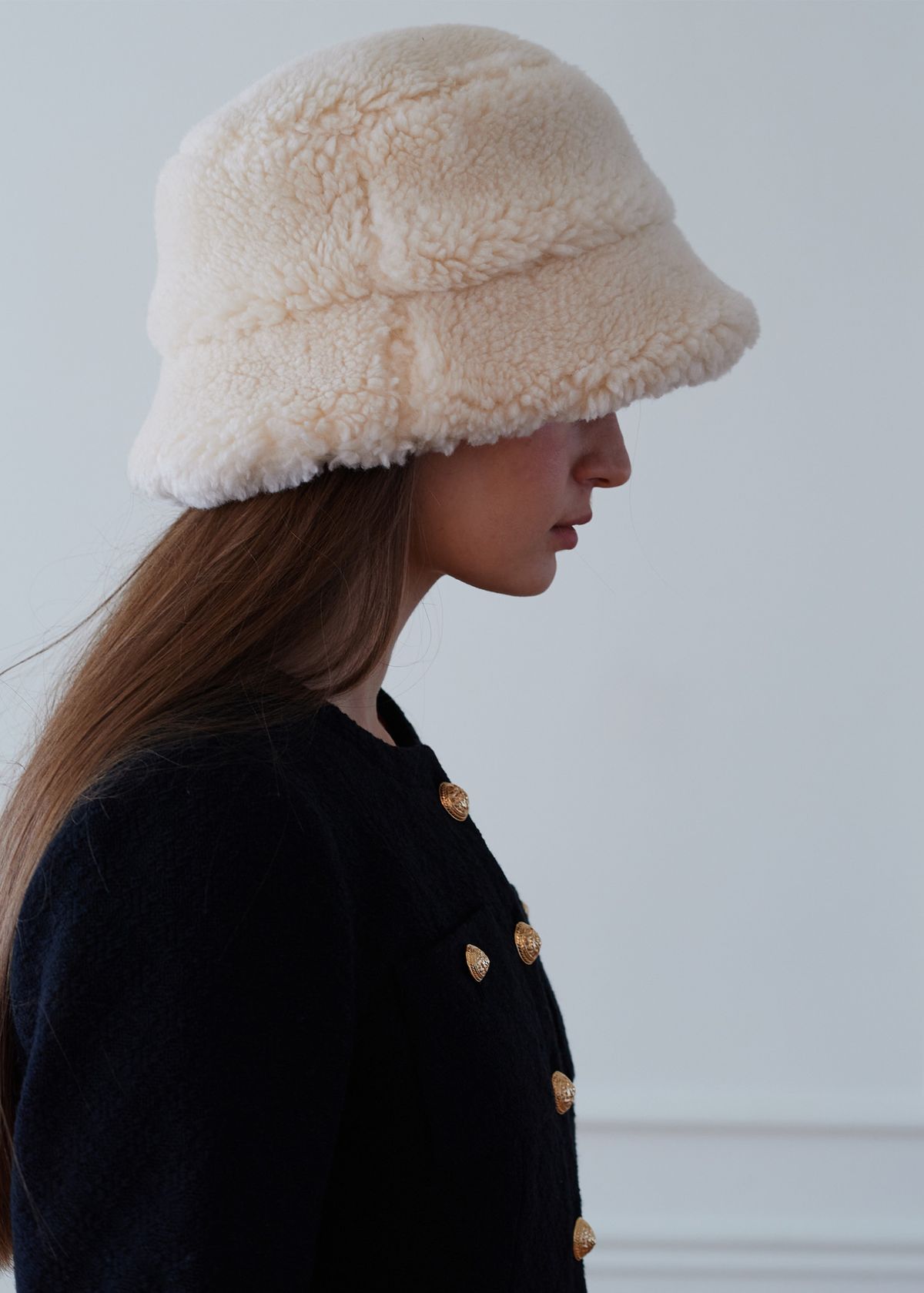 러브액츄얼리(LOVE ACTUALLY) shiny softness Faux Fur Haute Couture Cloche, 빛나는부드러움 오뜨꾸띄르 클로쉐,연베이지