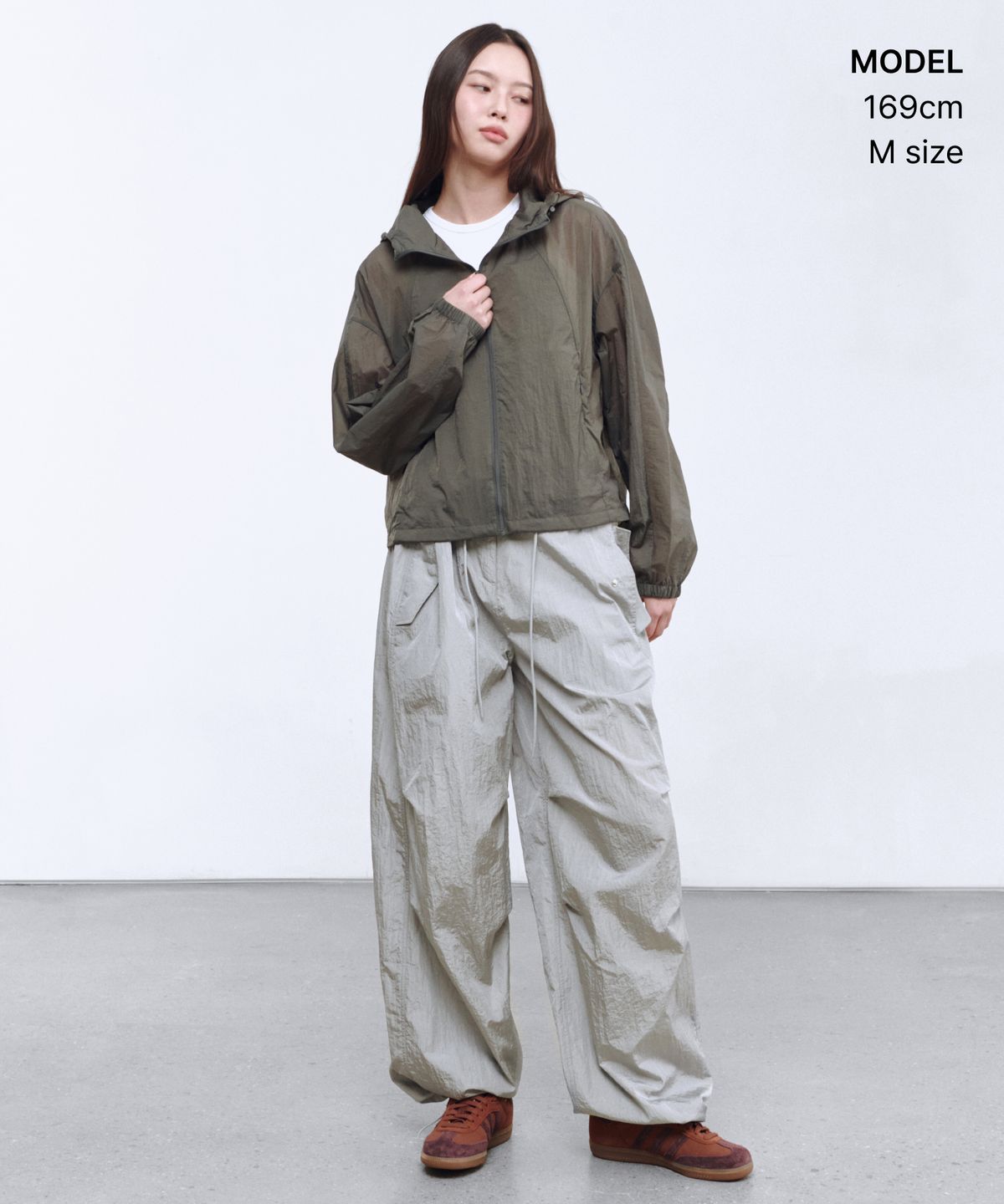 무신사 스탠다드 우먼(MUSINSA STANDARD WOMAN) 우먼즈 시어 후디드 윈드브레이커 재킷 [웜 그레이]