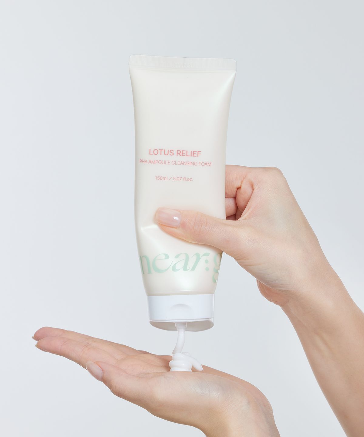 니어가든(NEARGARDEN) 약알칼리성 블랙헤드 제거 로터스 연꽃 클렌징 폼 150ml