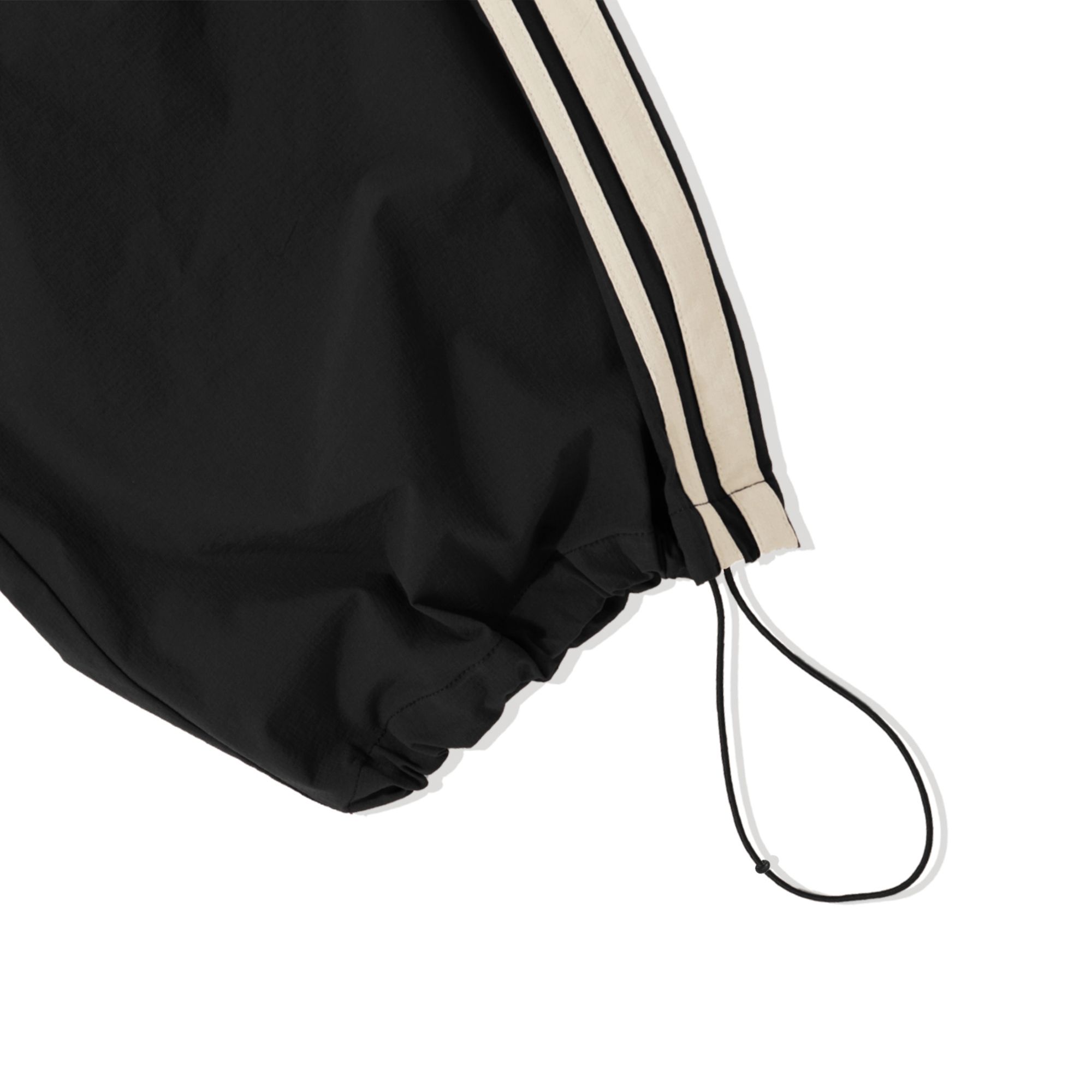 MUSINSA | FILLUMINATE Nylon two-tuck taping pants-black