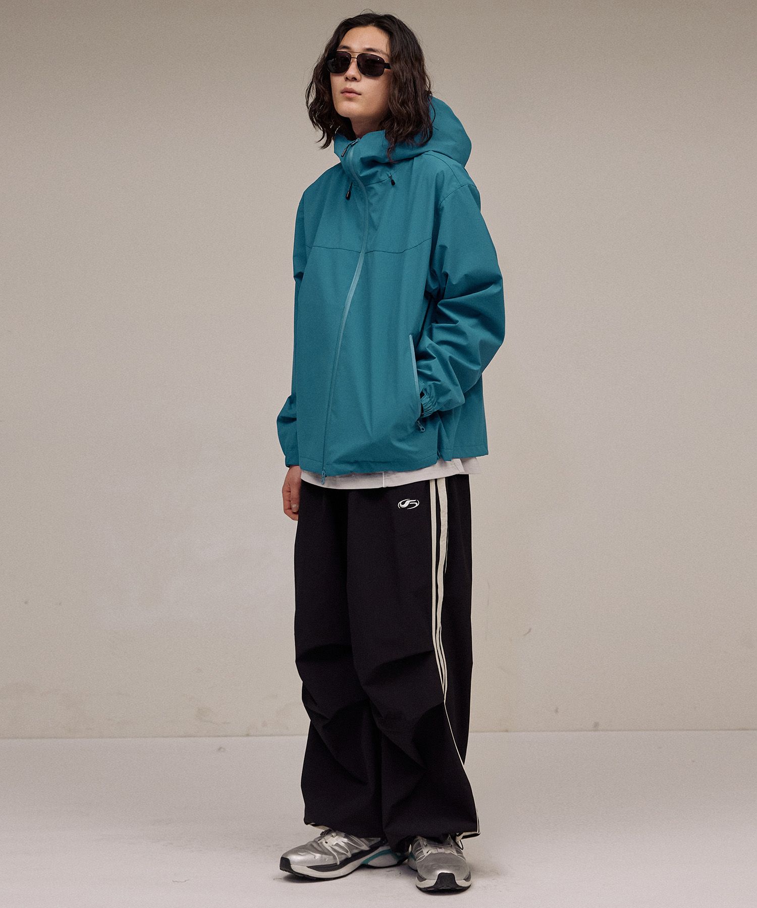 トラックパンツ・ジャージ FILLUMINATE Nylon Two-Tuck Taped Pants_4colors MUSINSA | FILLUMINATE Nylon two-tuck taping pants-black