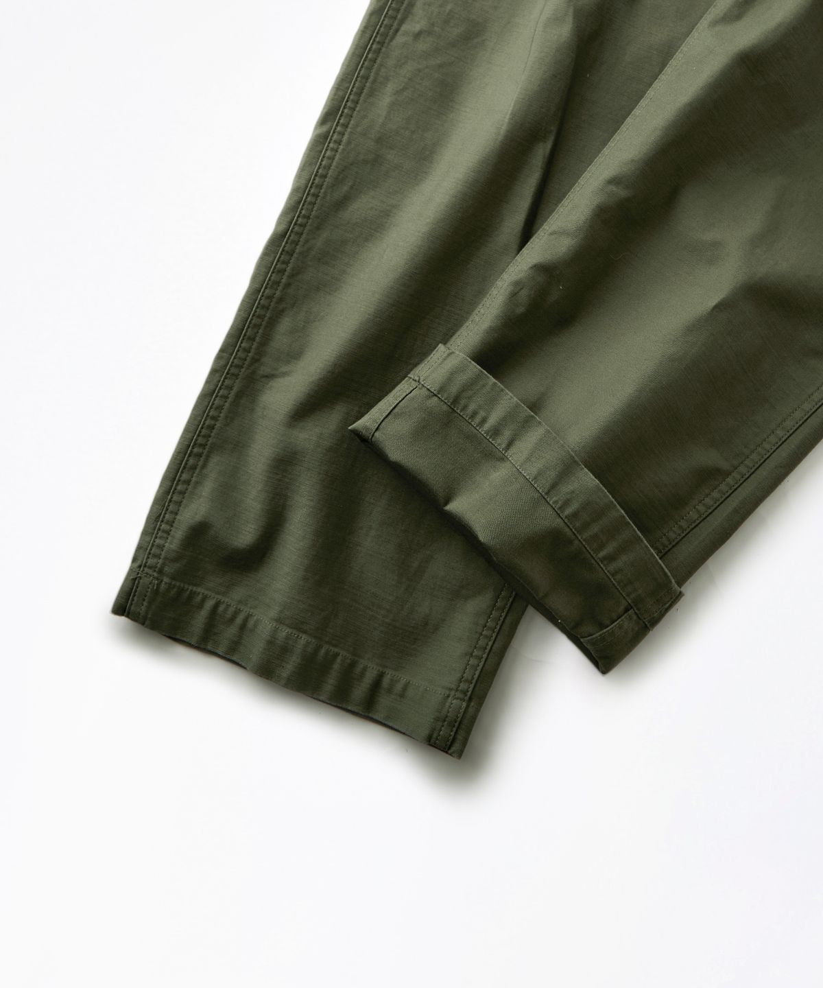 아웃스탠딩(OUTSTANDING) BACK SATIN FATIGUE PANTS (ORIGINAL FIT)_OLIVE GREEN