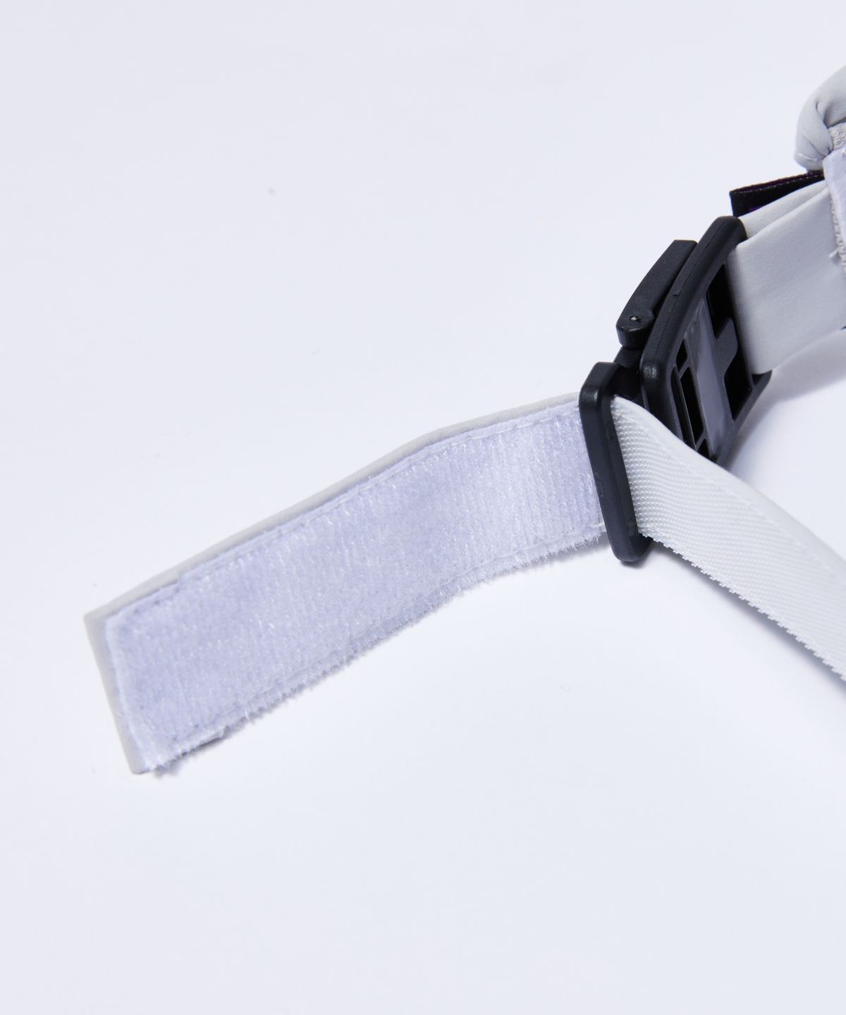 칠씨비(CHILLSEABEE) [CUTTER]Sun visor with hook and loop.