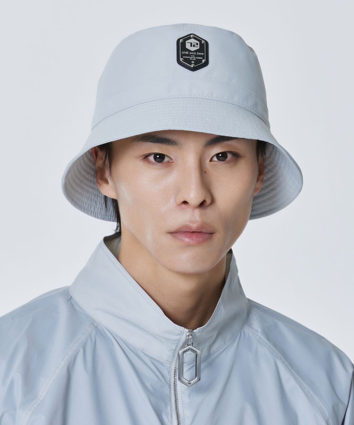 칠씨비(CHILLSEABEE) [SUT]Bucket hat with bungie cord.