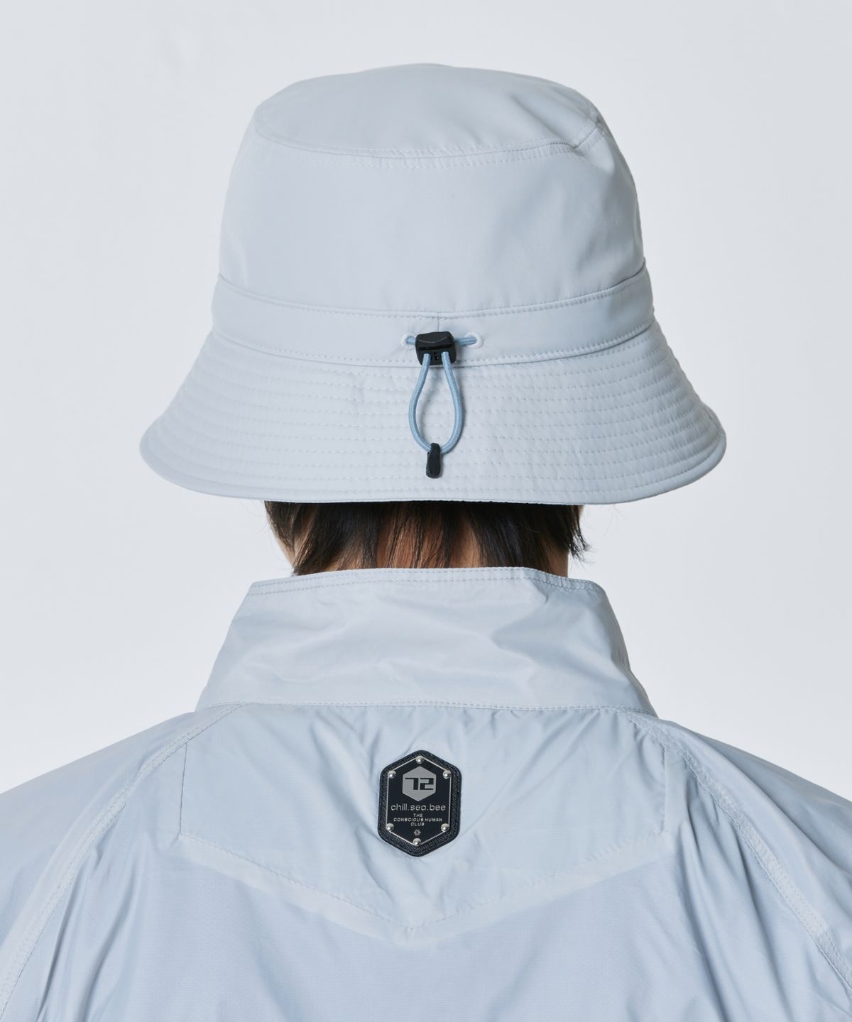 칠씨비(CHILLSEABEE) [SUT]Bucket hat with bungie cord.