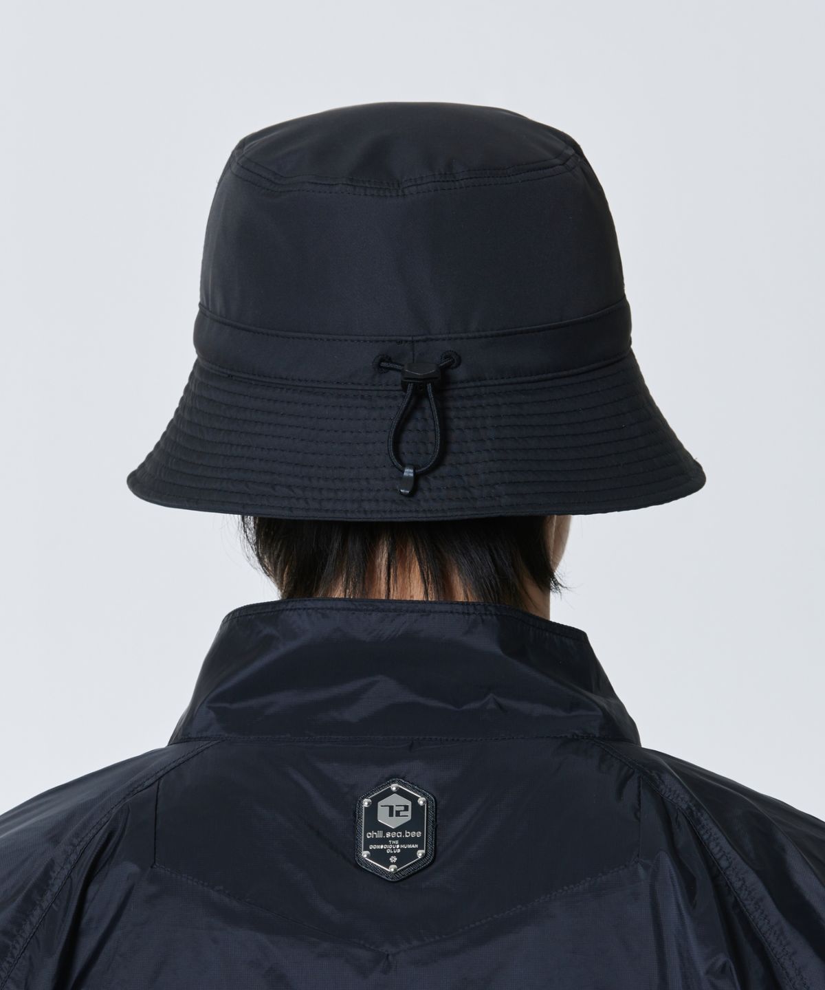 칠씨비(CHILLSEABEE) [SUT]Bucket hat with bungie cord.