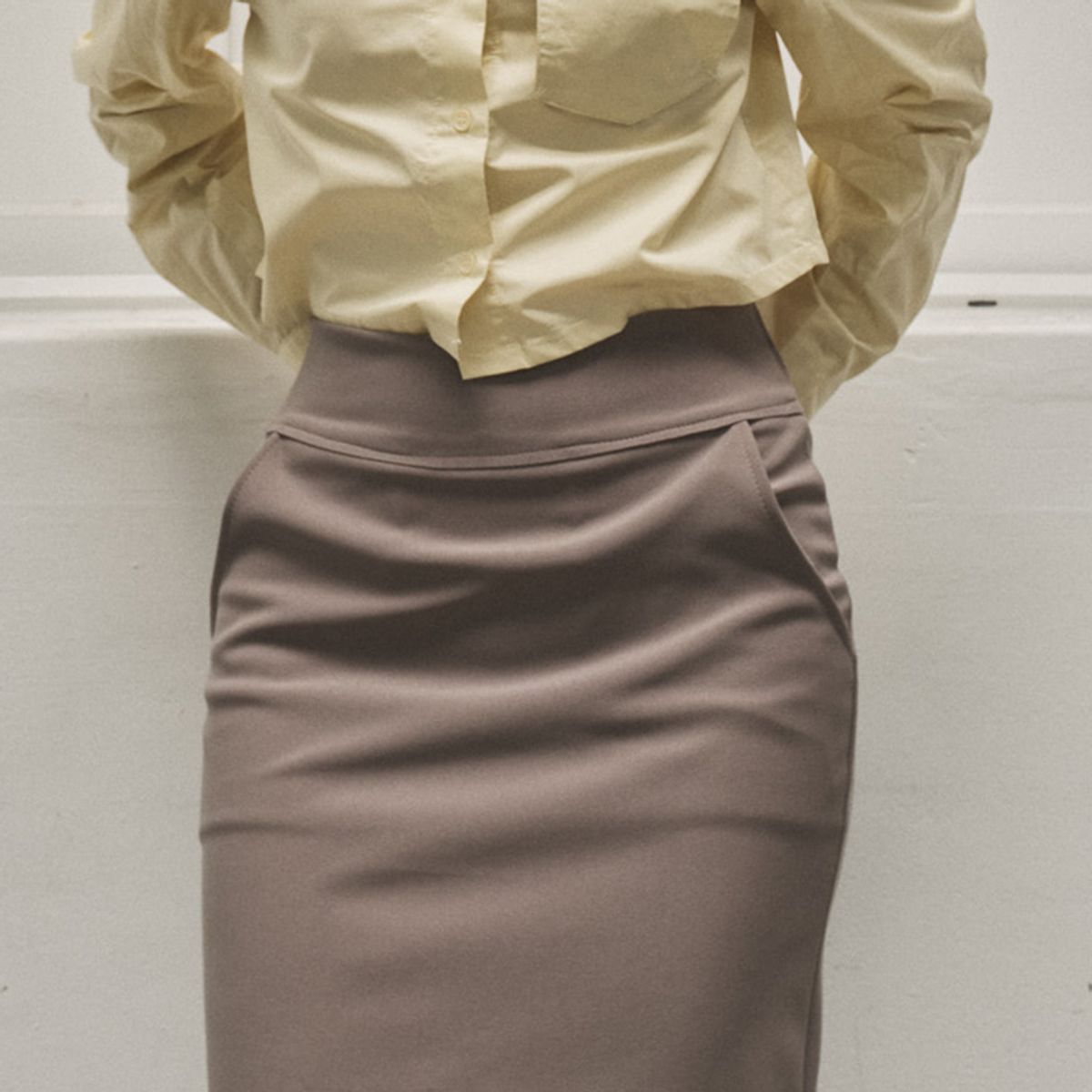 에이앤레이(AEIREI) AR_Simple side pocket slim skirt_BEIGE