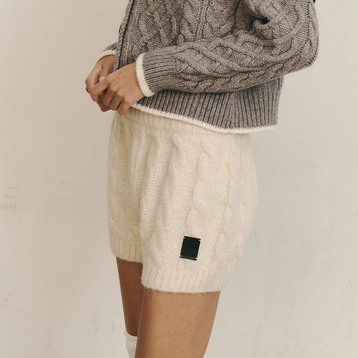 에이앤레이(AEIREI) AR_Winter snow knitted shorts_IVORY