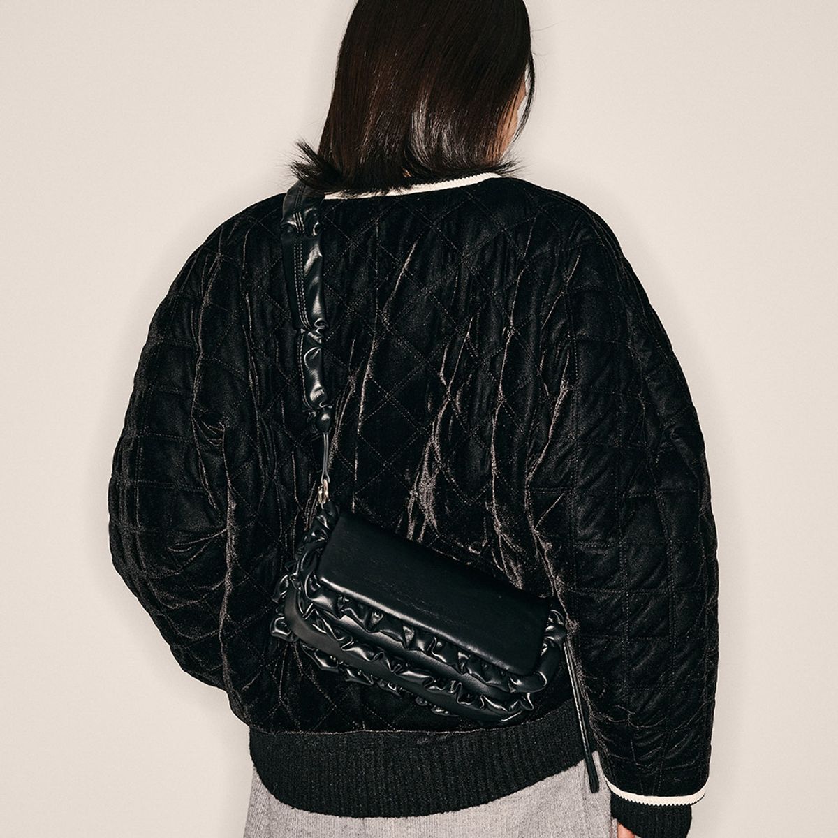 에이앤레이(AEIREI) AR_Ruffled trim lace cross bag