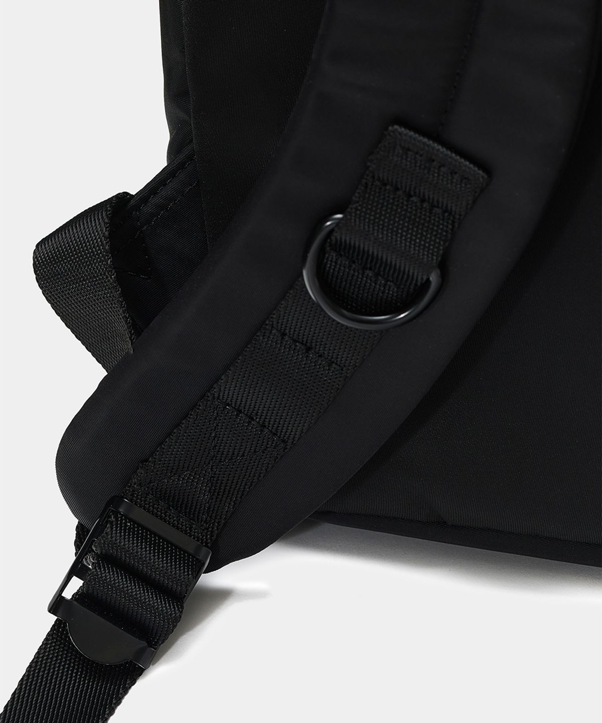 메종미네드(MAISON MINED) FLAP TWO POCKET BACKPACK