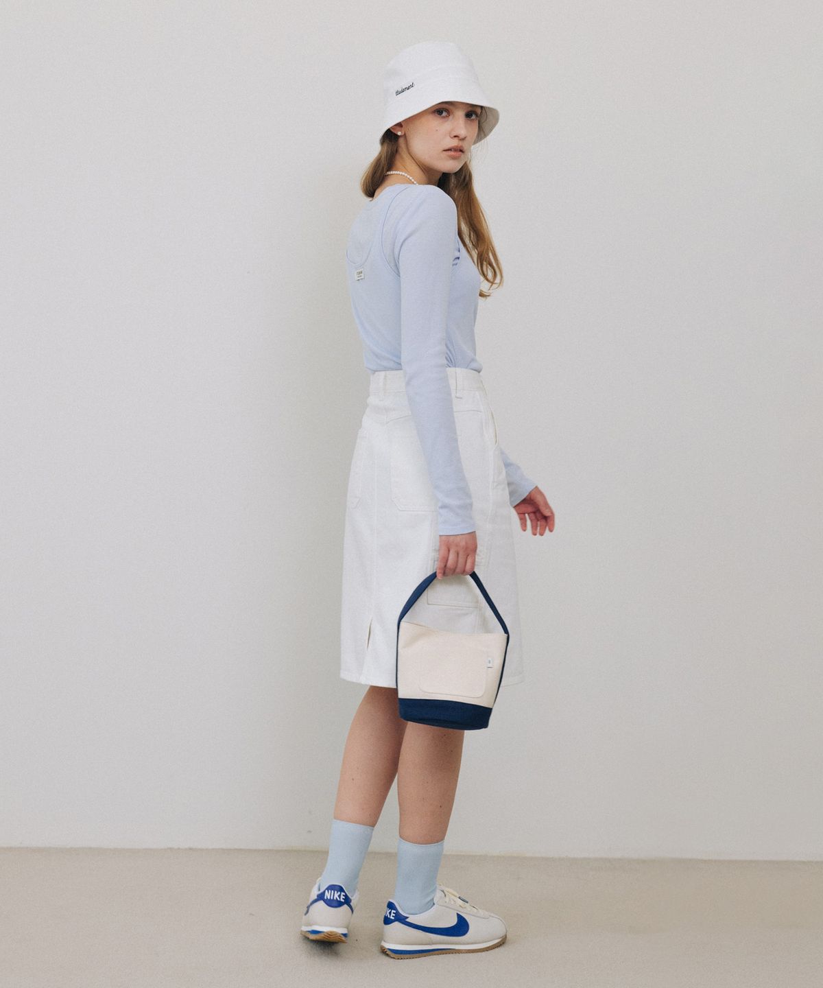 튜드먼트(TTUDEMENT) CANVAS BASKET BAG NAVY
