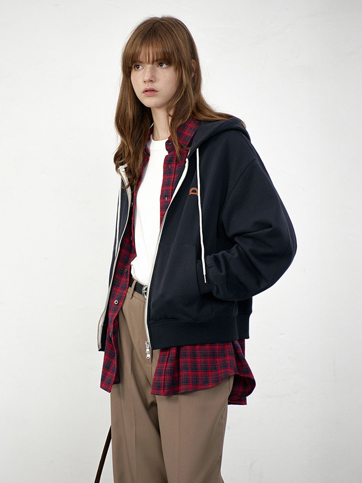 던스트(DUNST) UNISEX LEATHER LOGO ZIP-UP HOODIE_UDTS6A108_FRENCH NAVY