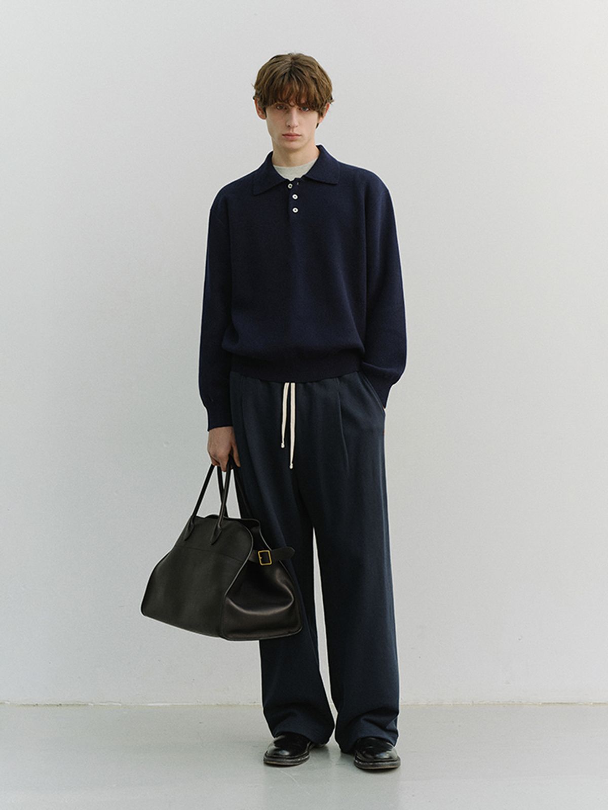 던스트 포 맨(DUNST FOR MEN) LEATHER LOGO WIDE SWEAT PANTS_UNISEX_UDPA6A102_FRENCH NAVY