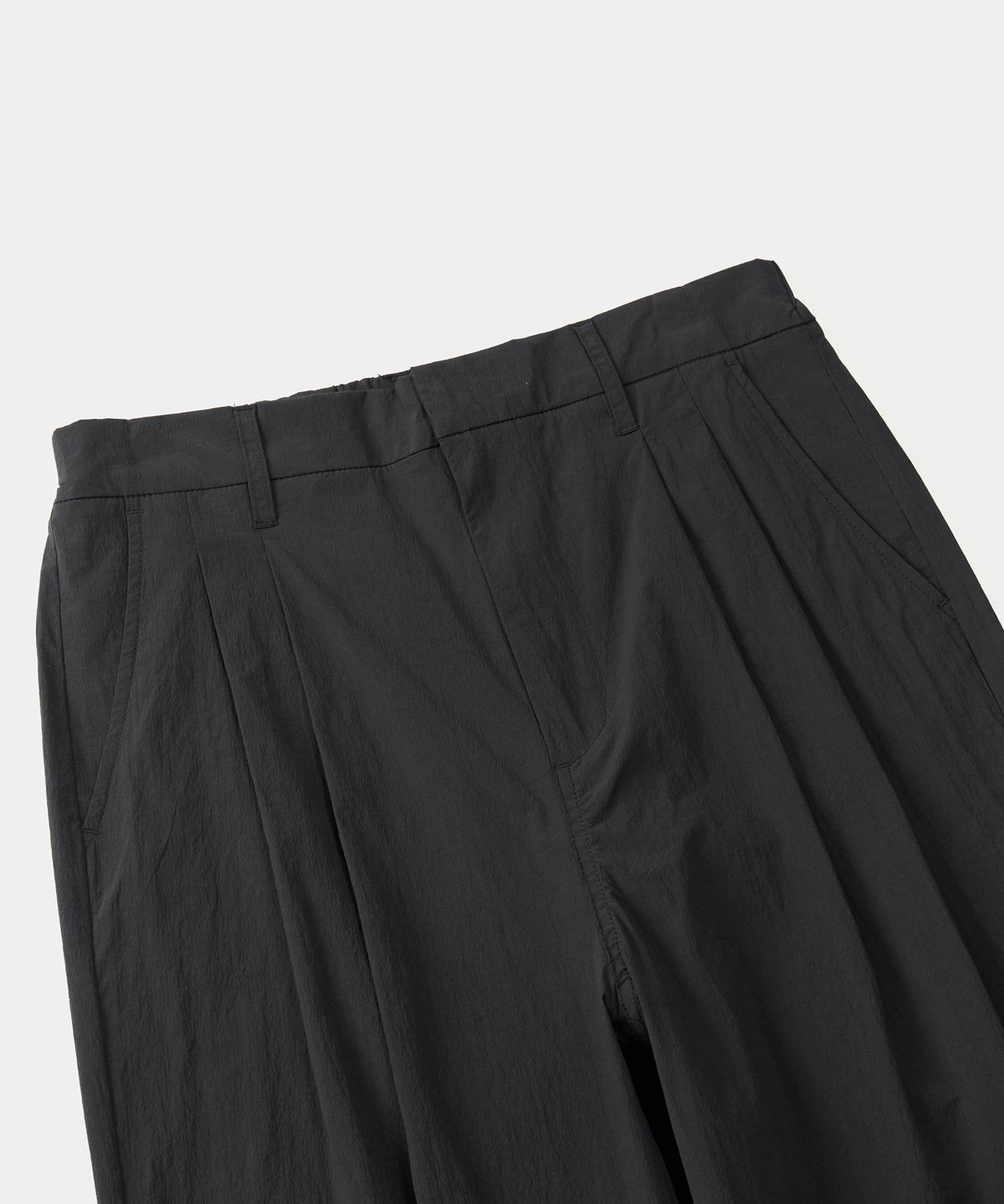 엑스컨테이너(EXCONTAINER) 핀턱 와이드 시어서커 팬츠 (BLACK)